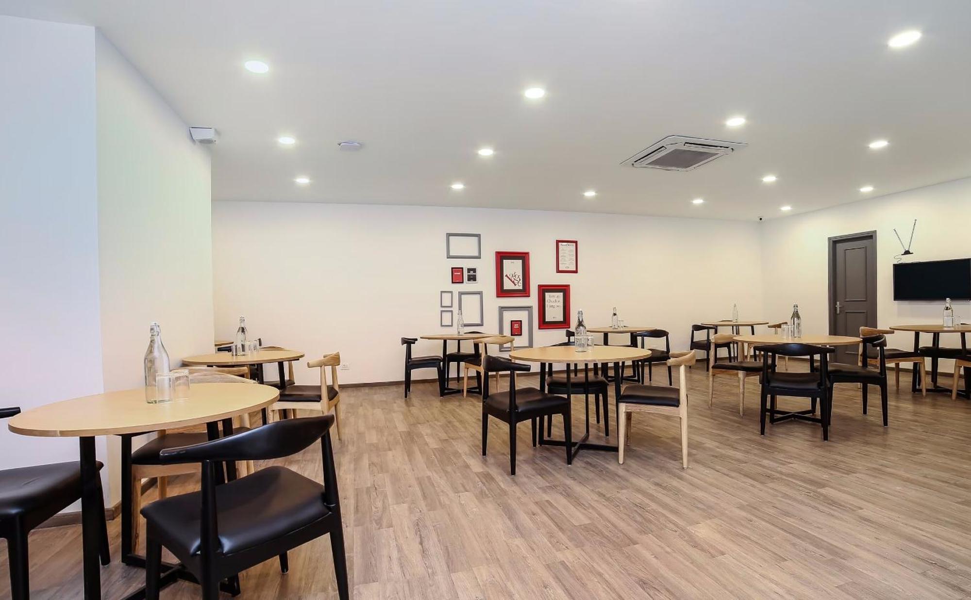 Townhouse Chattarpur Opp. Tivoli Garden Near Chhatarpur Metro Station 4*