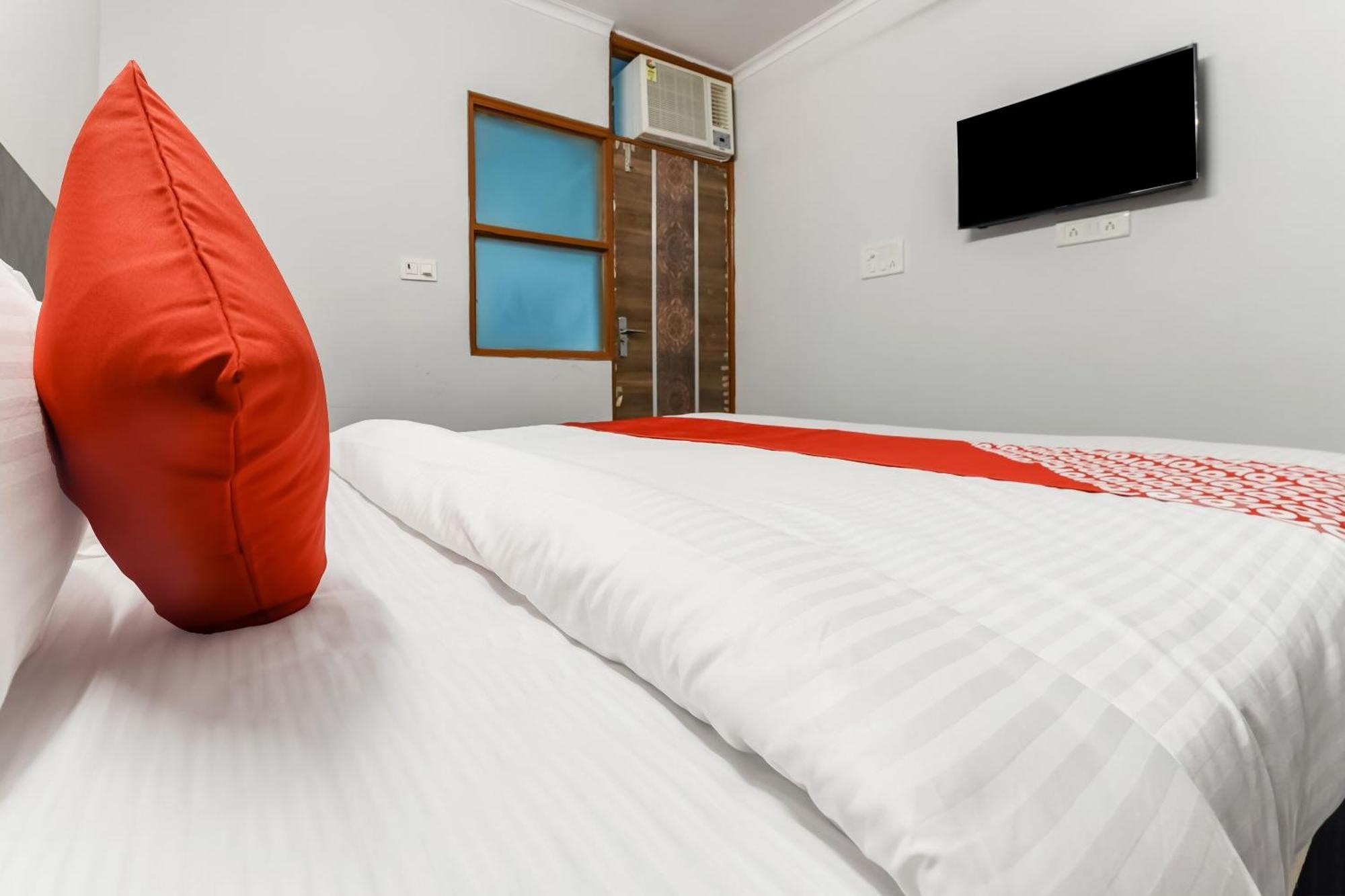 O Satguru Rasidency Dwarka Mor