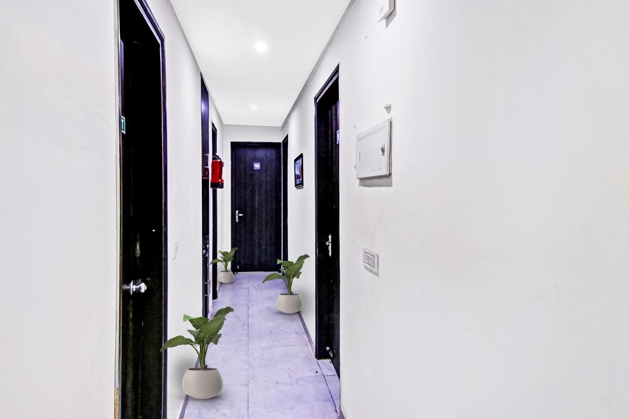 Hotel O Star Light Near Lotus Temple 4*