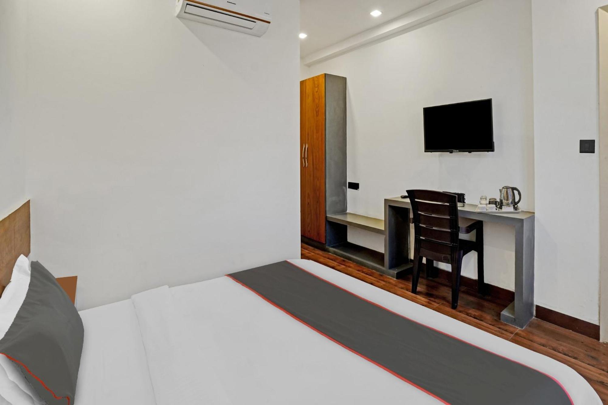 Super Collection O Amar Hotel New Delhi
