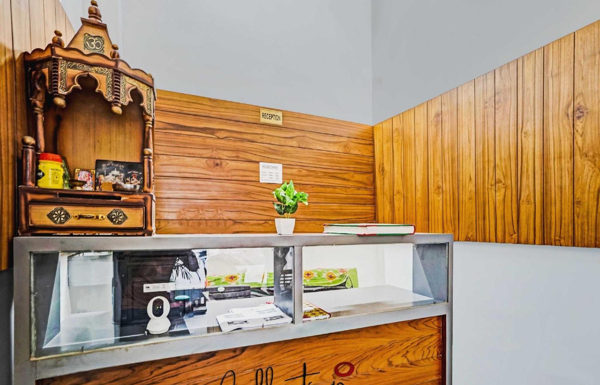 Hotel Super Collection O Amar New Delhi