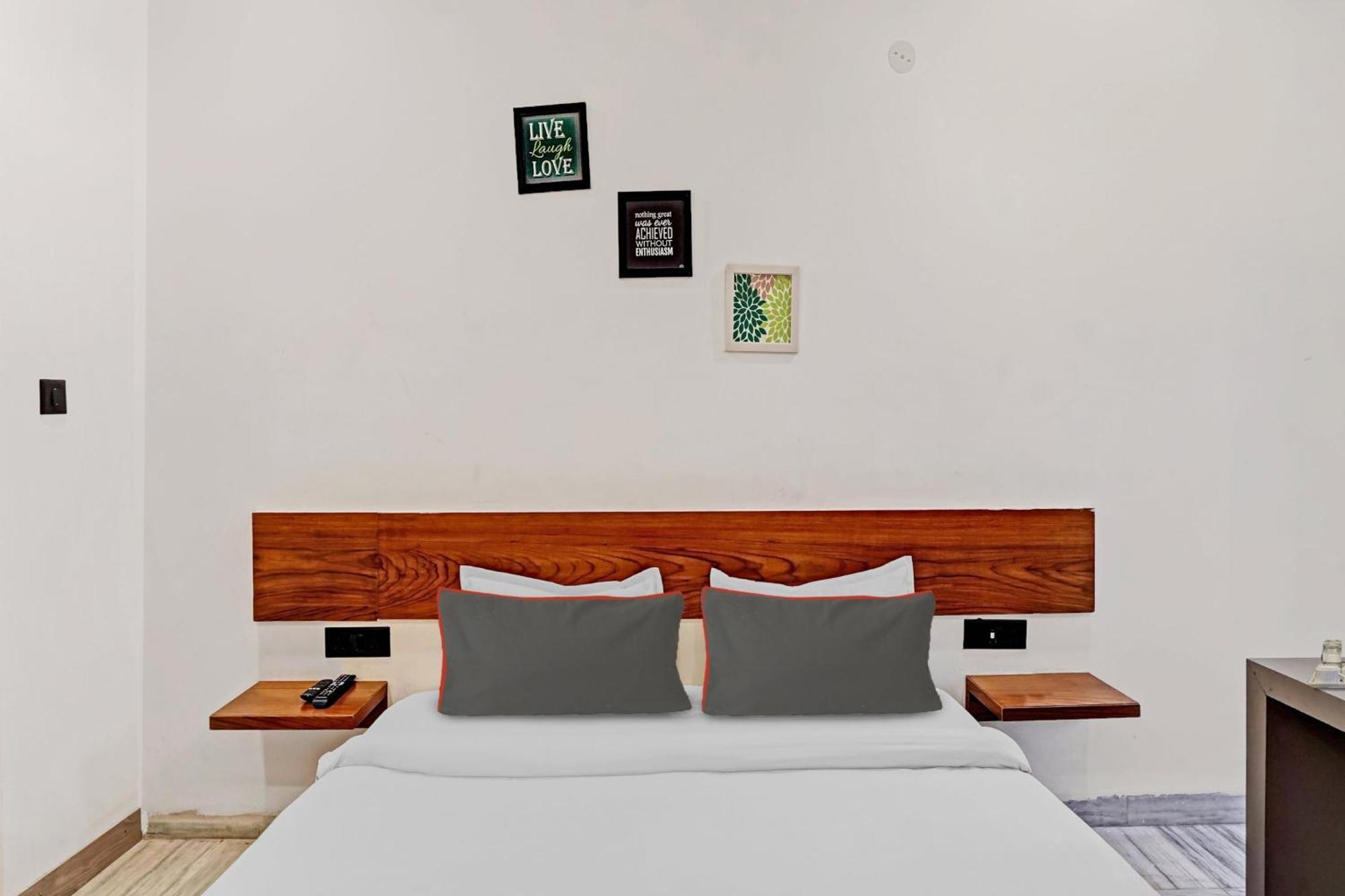 Super Collection O Amar Hotel