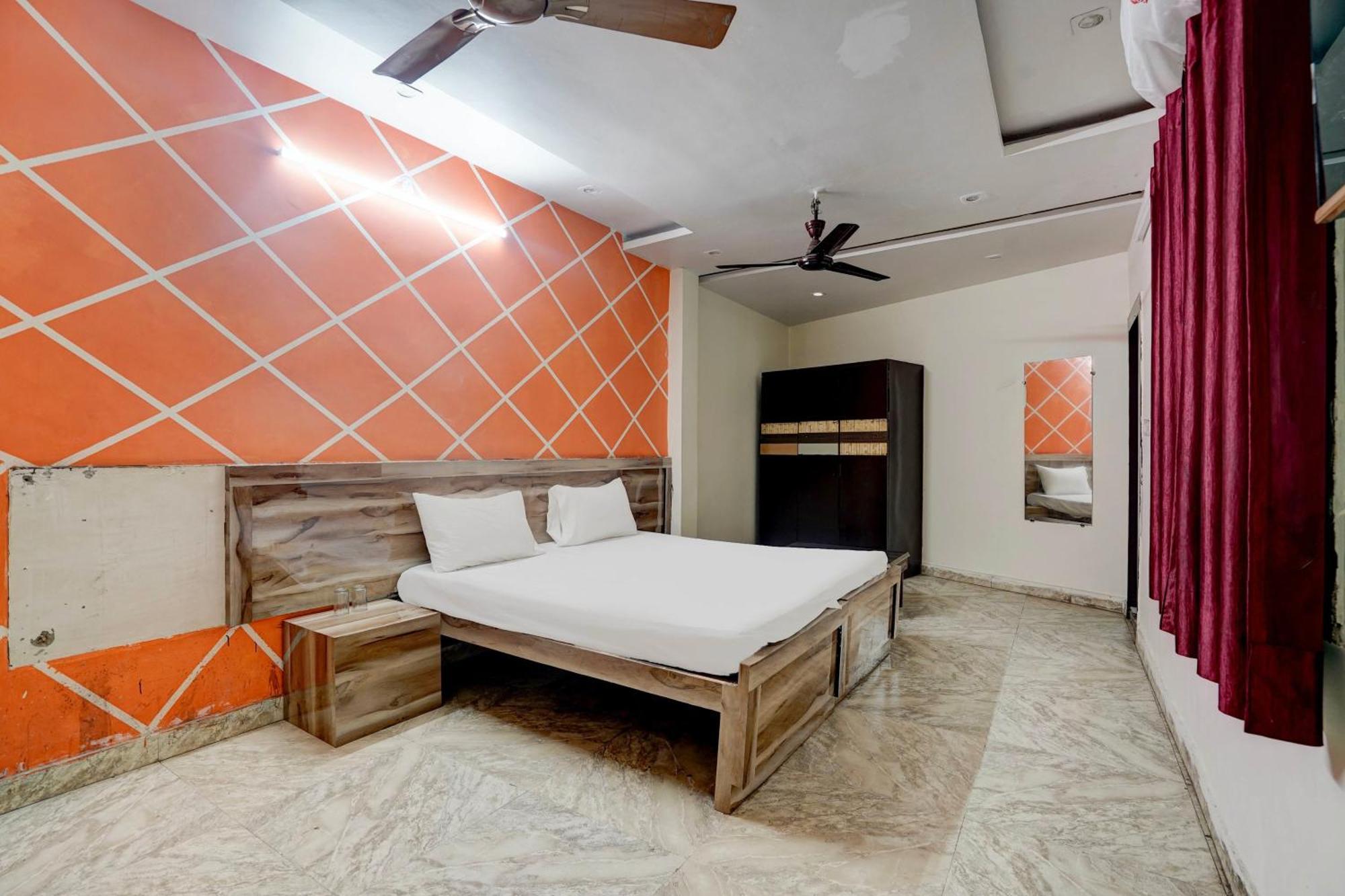O 82304 Travel Hotel