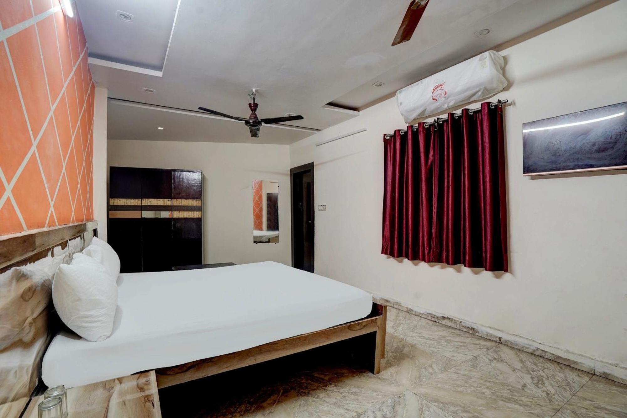 Hotel O 82304 Travel New Delhi