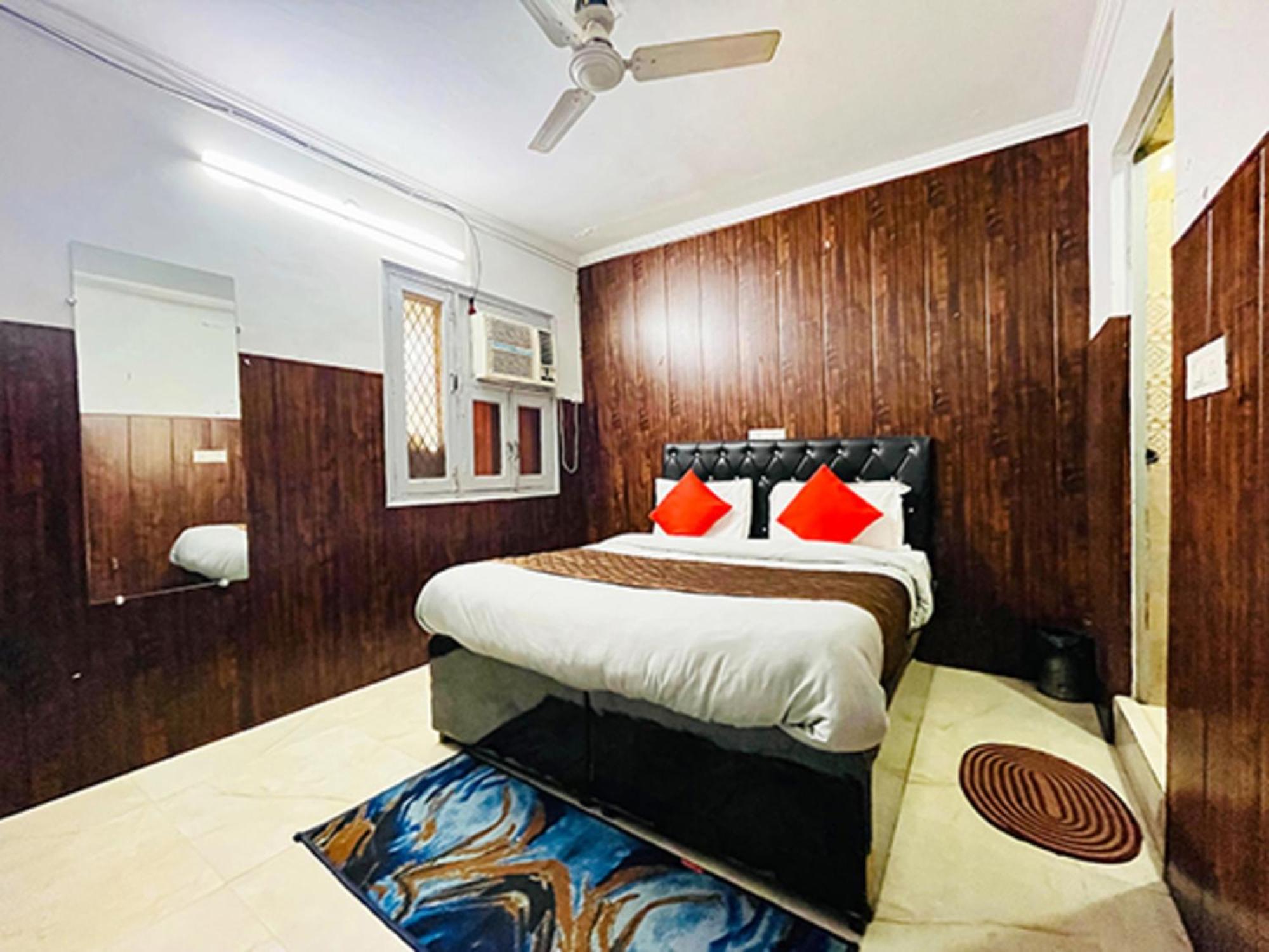 Hotel Commodo - Near Dhaula Kuan New Delhi