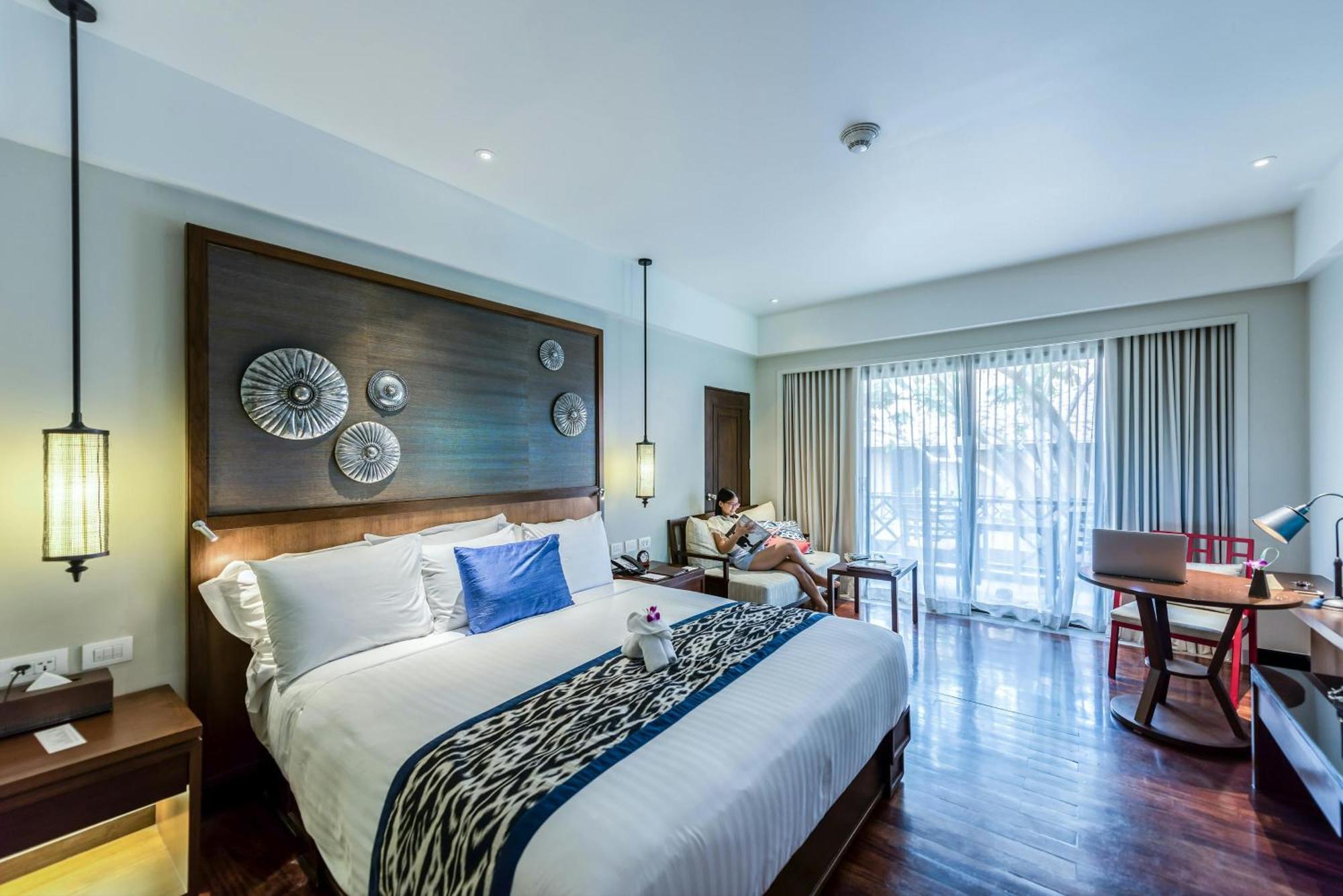 The Ambs Near Igi Delhi Airport Hotel 4*
