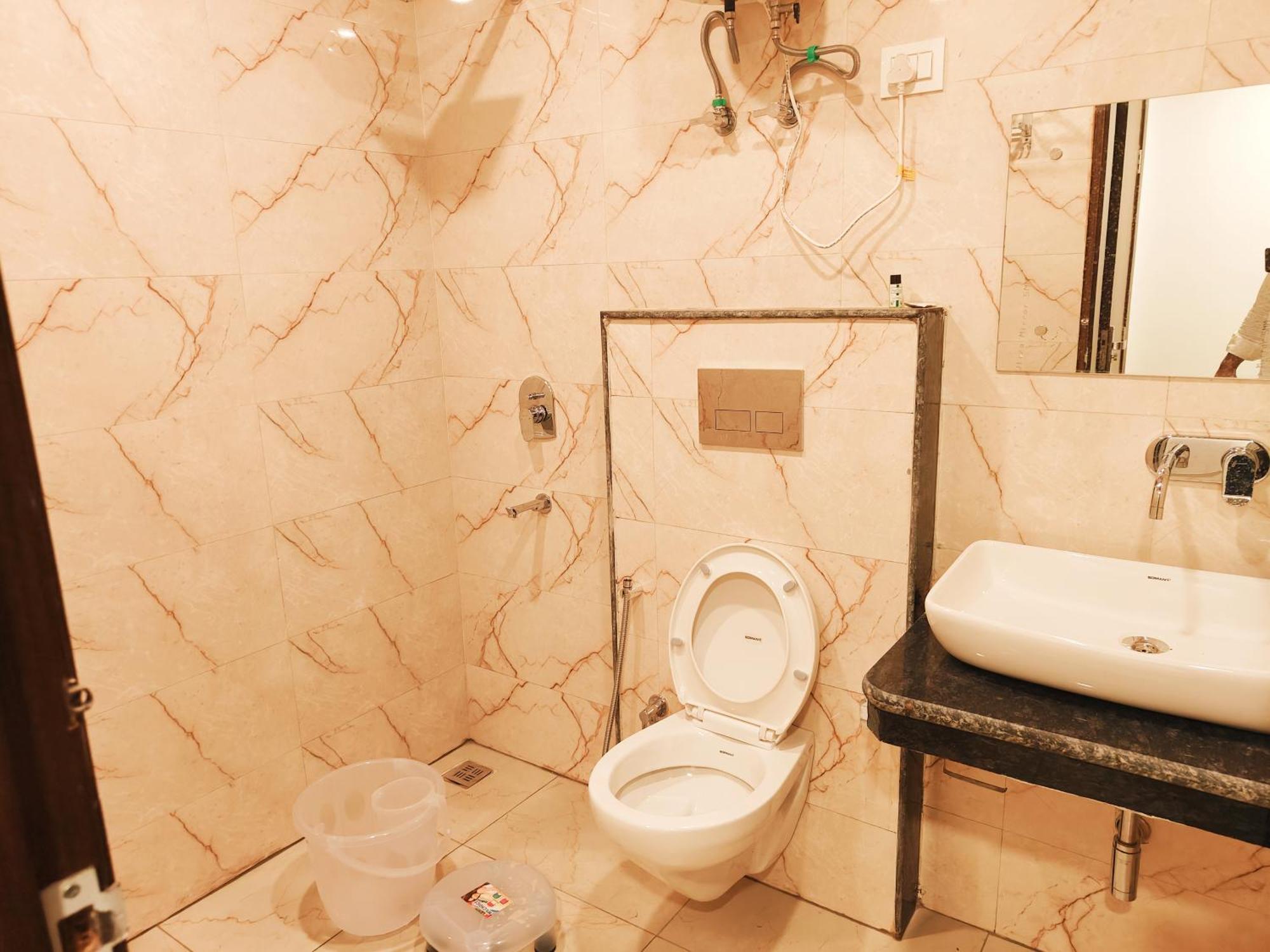 Hotel Tark International A Family Near Igi Airport Delhi 4*