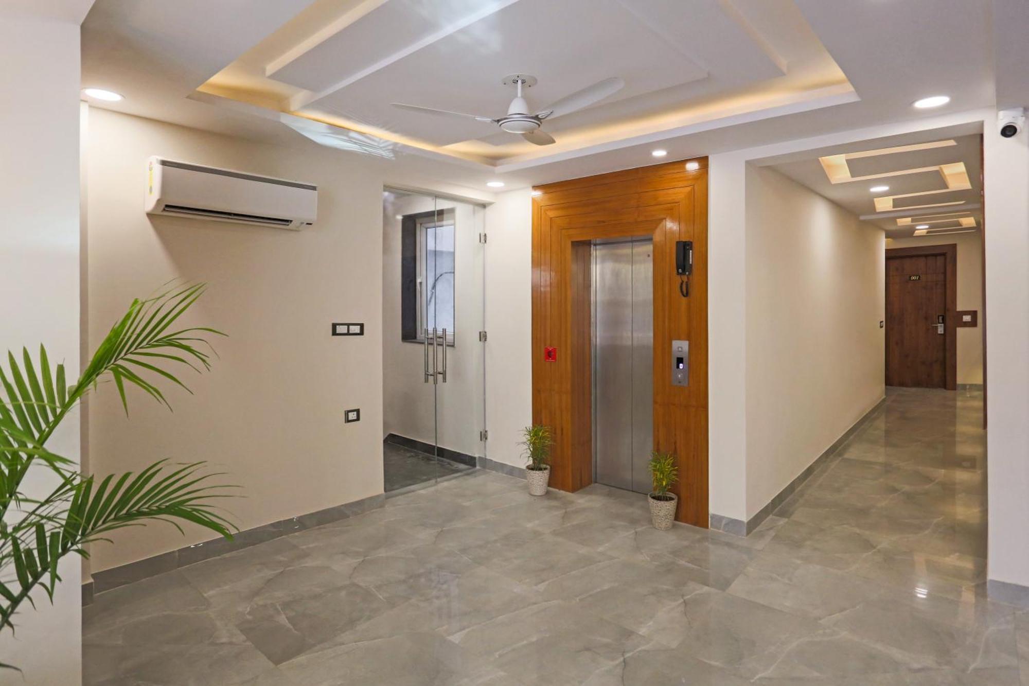 Hotel Luxury Delhi Airport 4*