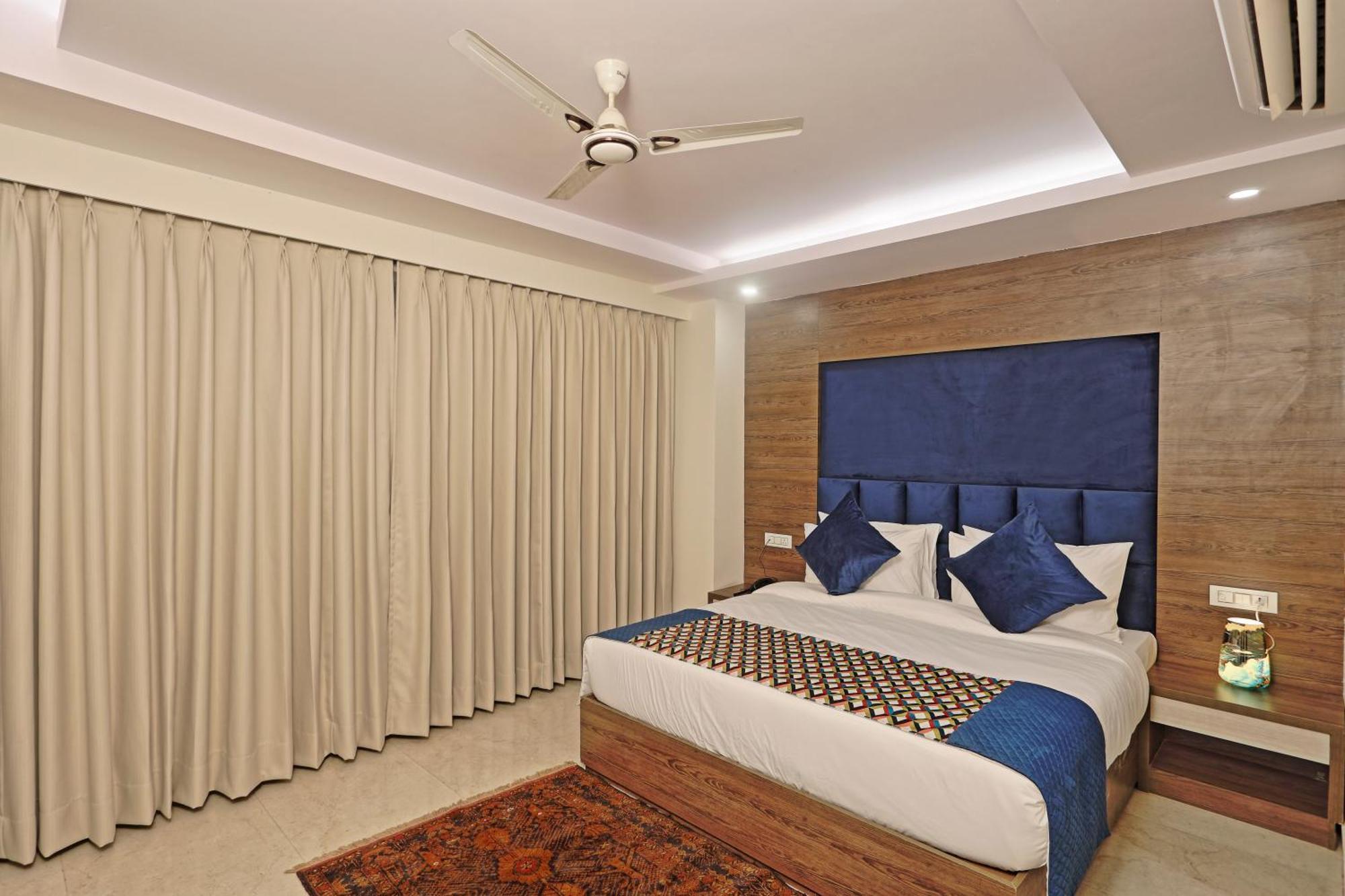 Hotel Luxury Suit Delhi Airport 4*