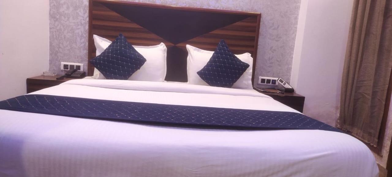 Hotel Plaza International Near Delhi Airport Nova Deli