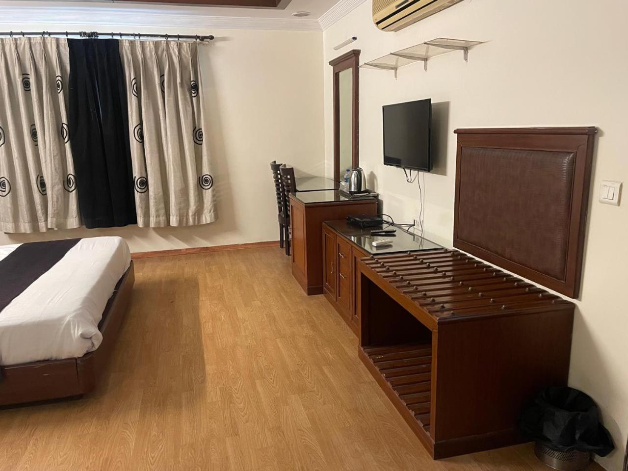 Residency Hotel 3*
