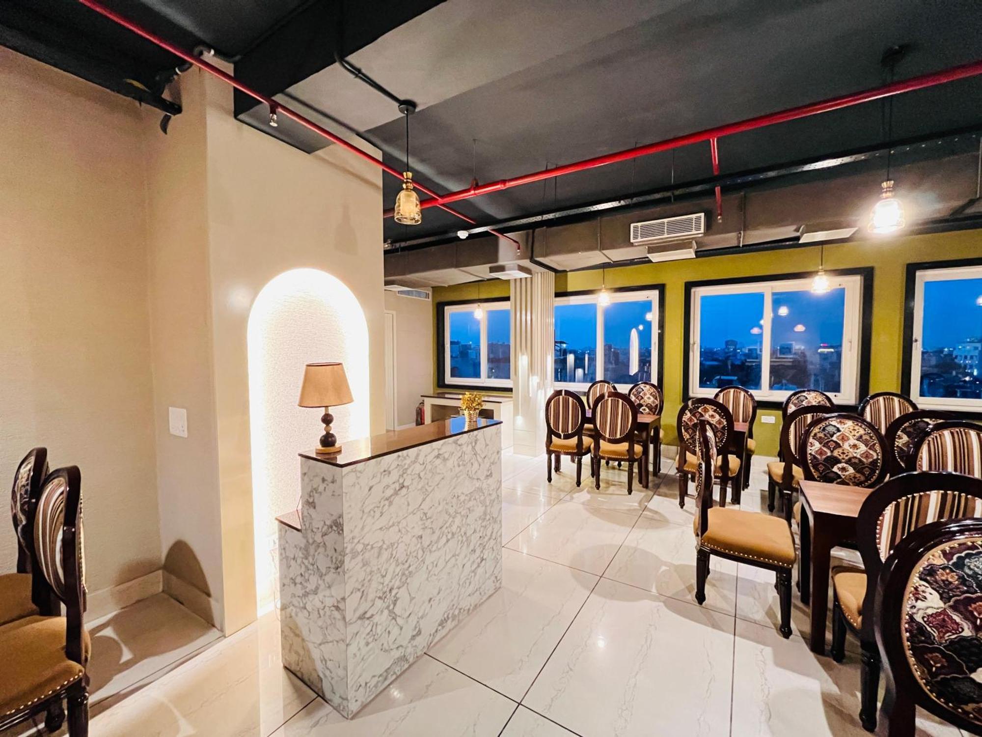 Gulmohar Residency, Hauz Khas New Delhi, Couple Friendly Hotel 3*
