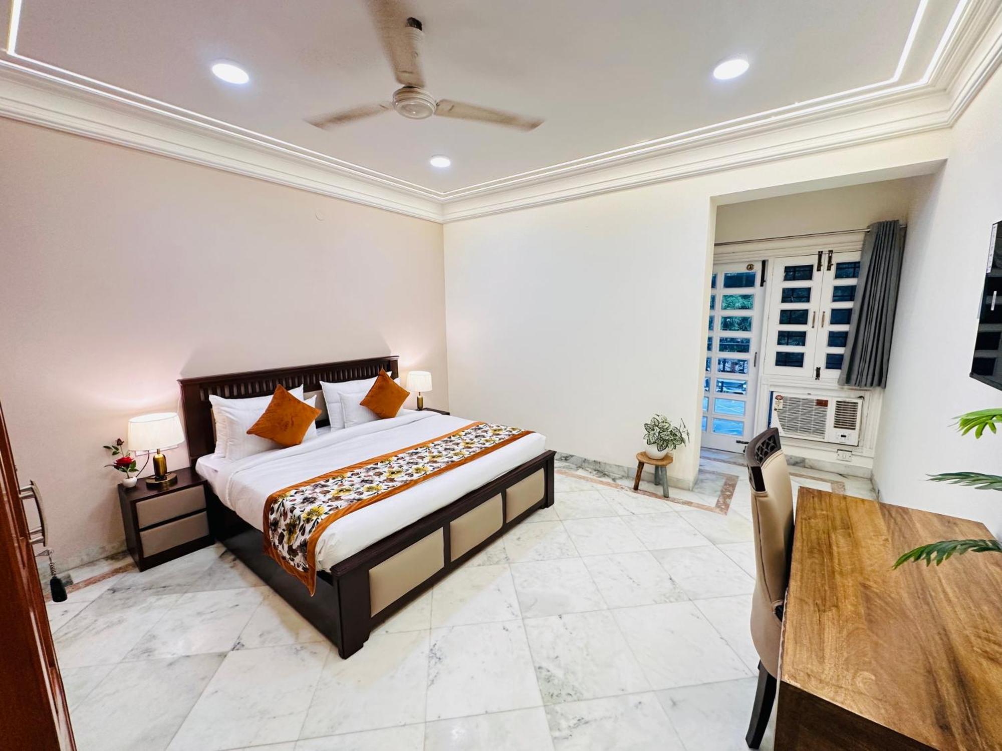 Gulmohar Residency, Hauz Khas New Delhi, Couple Friendly