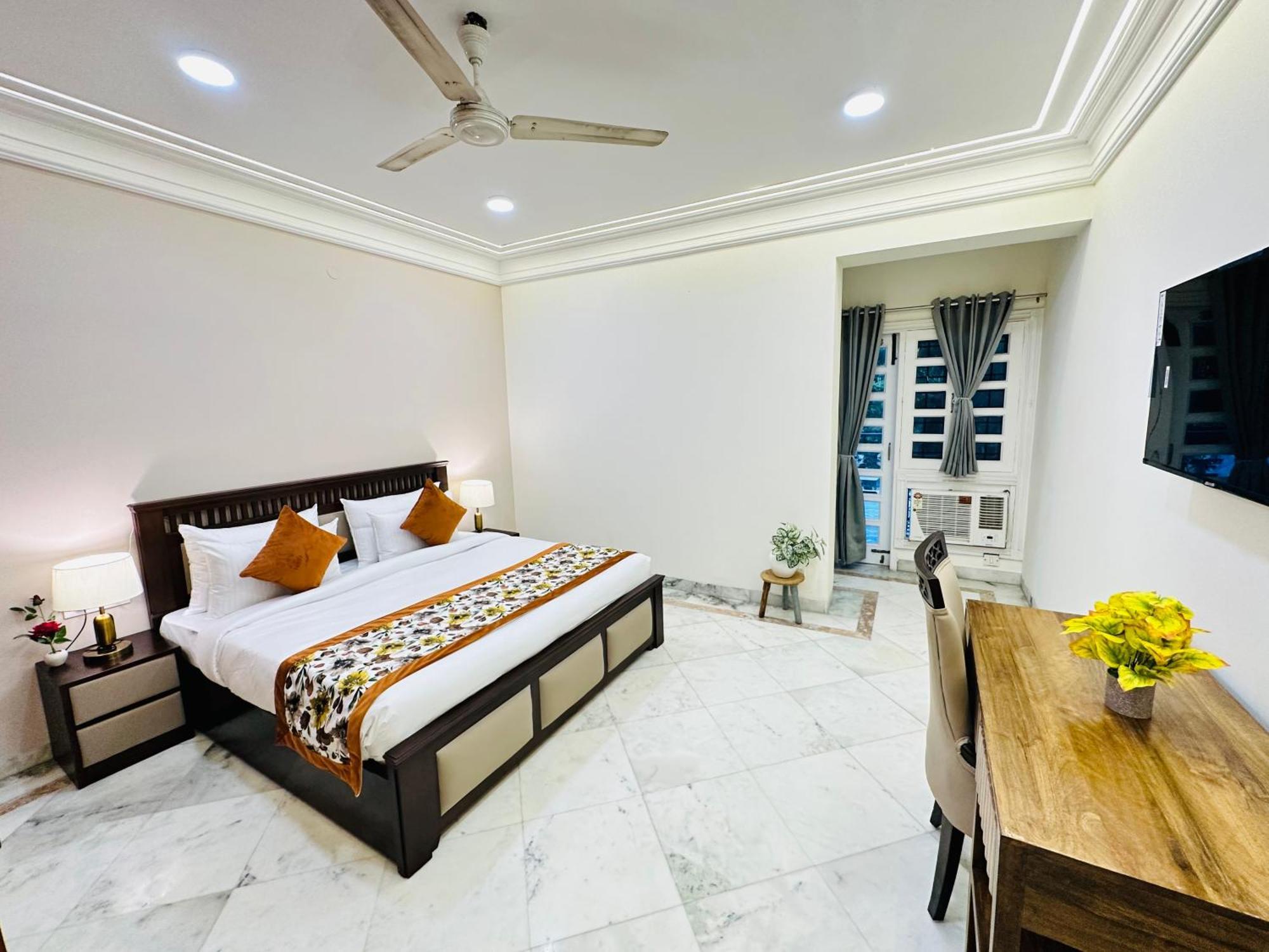 Gulmohar Residency, Hauz Khas New Delhi, Couple Friendly New Delhi