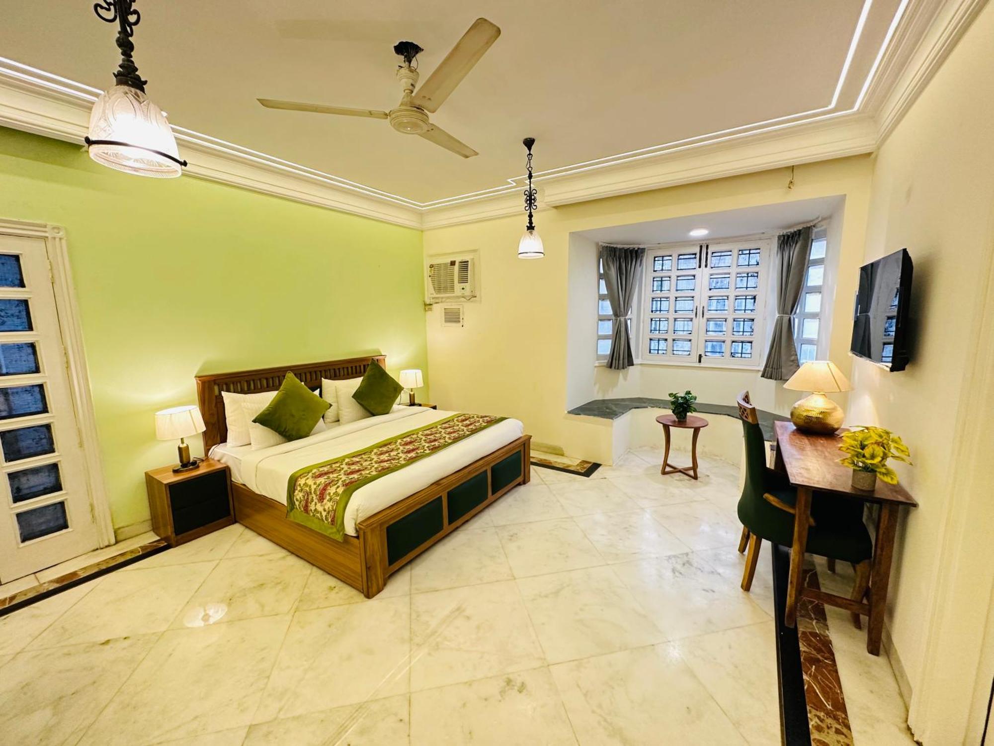 Gulmohar Residency, Hauz Khas New Delhi, Couple Friendly 3*