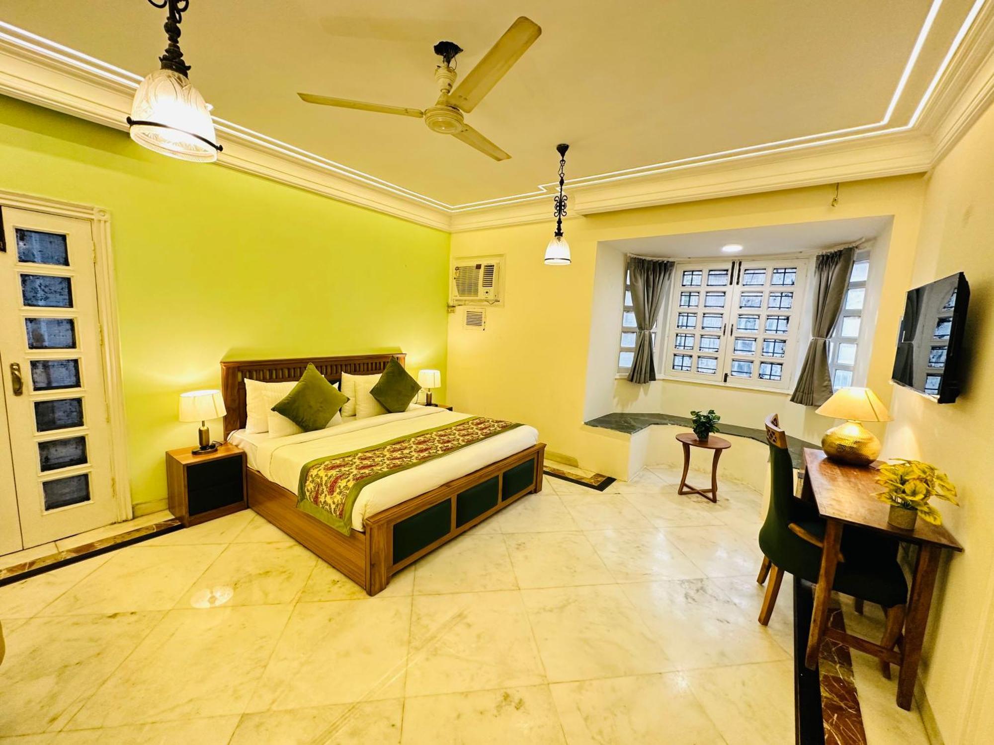 Gulmohar Residency, Hauz Khas New Delhi, Couple Friendly Hotel New Delhi
