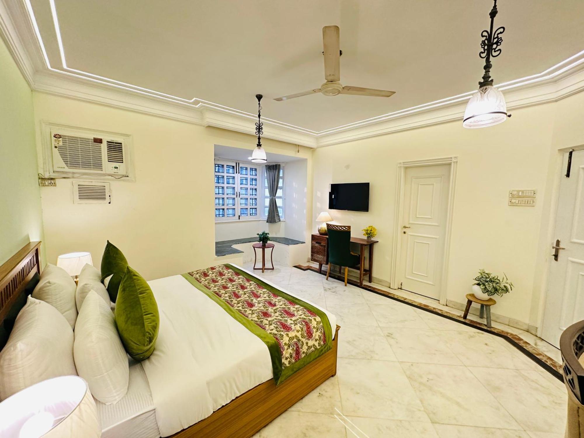 Hotel Gulmohar Residency, Hauz Khas New Delhi, Couple Friendly New Delhi