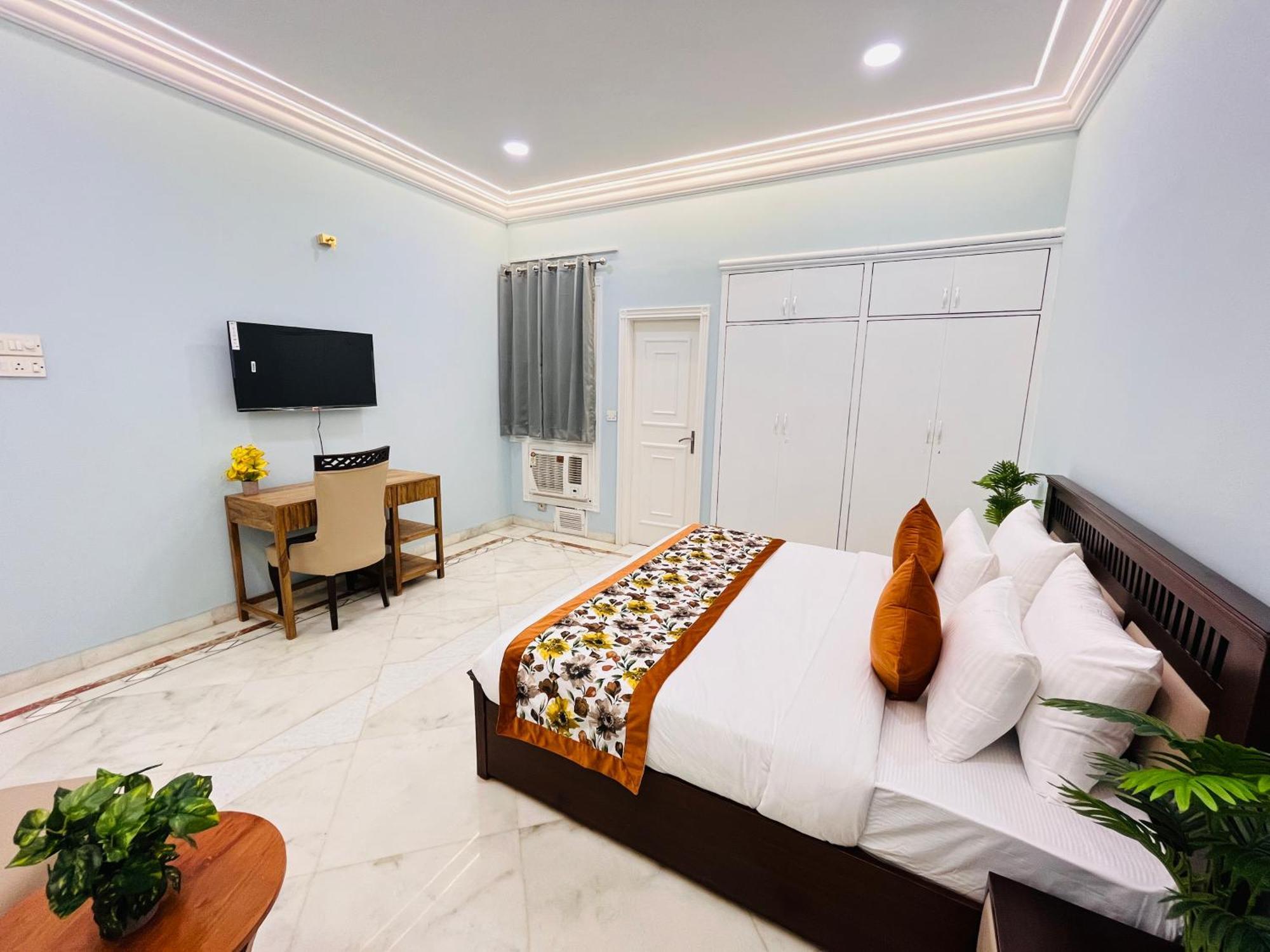 Gulmohar Residency, Hauz Khas New Delhi, Couple Friendly 3*