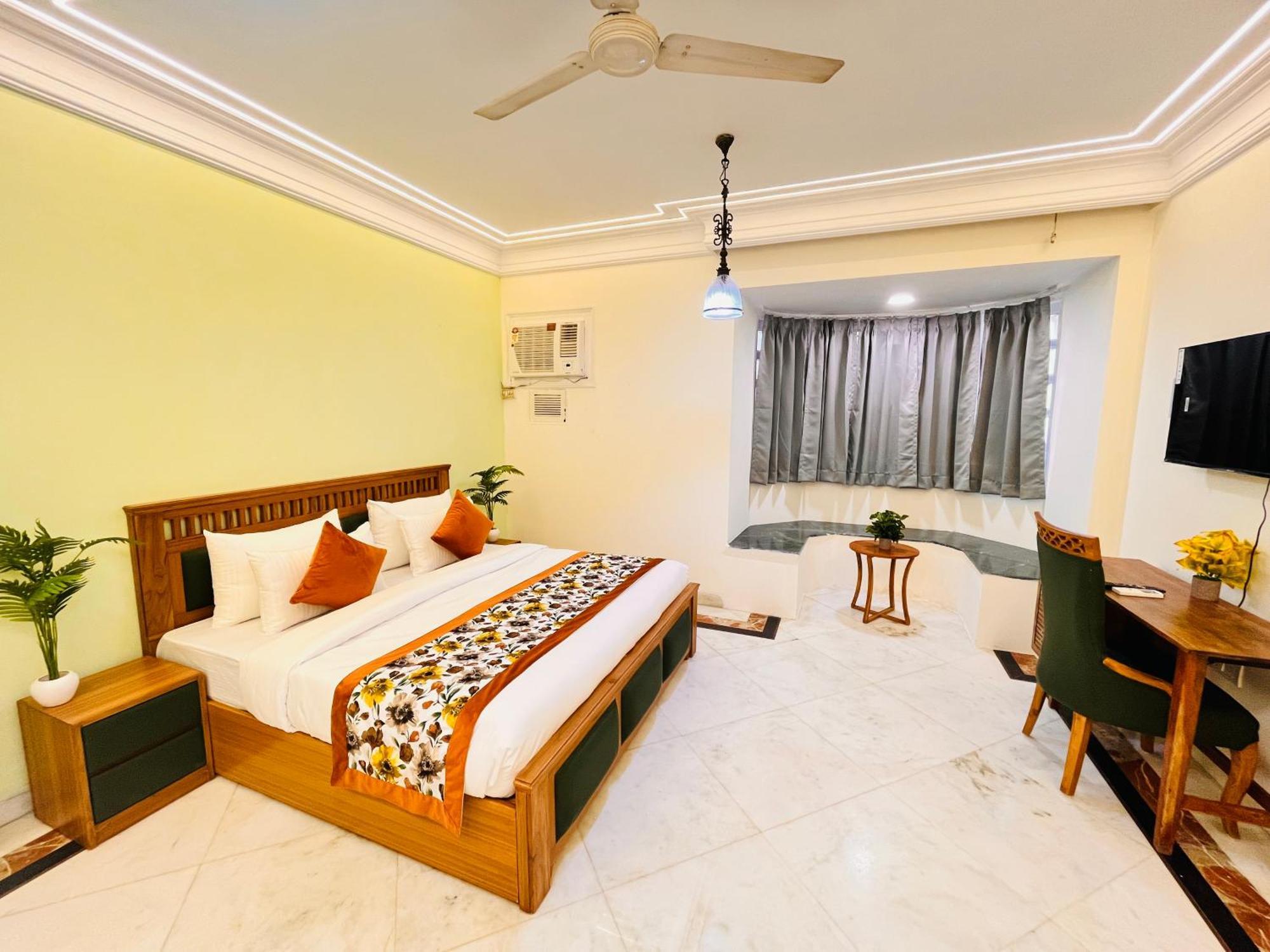 Gulmohar Residency, Hauz Khas New Delhi, Couple Friendly Hotel 3*