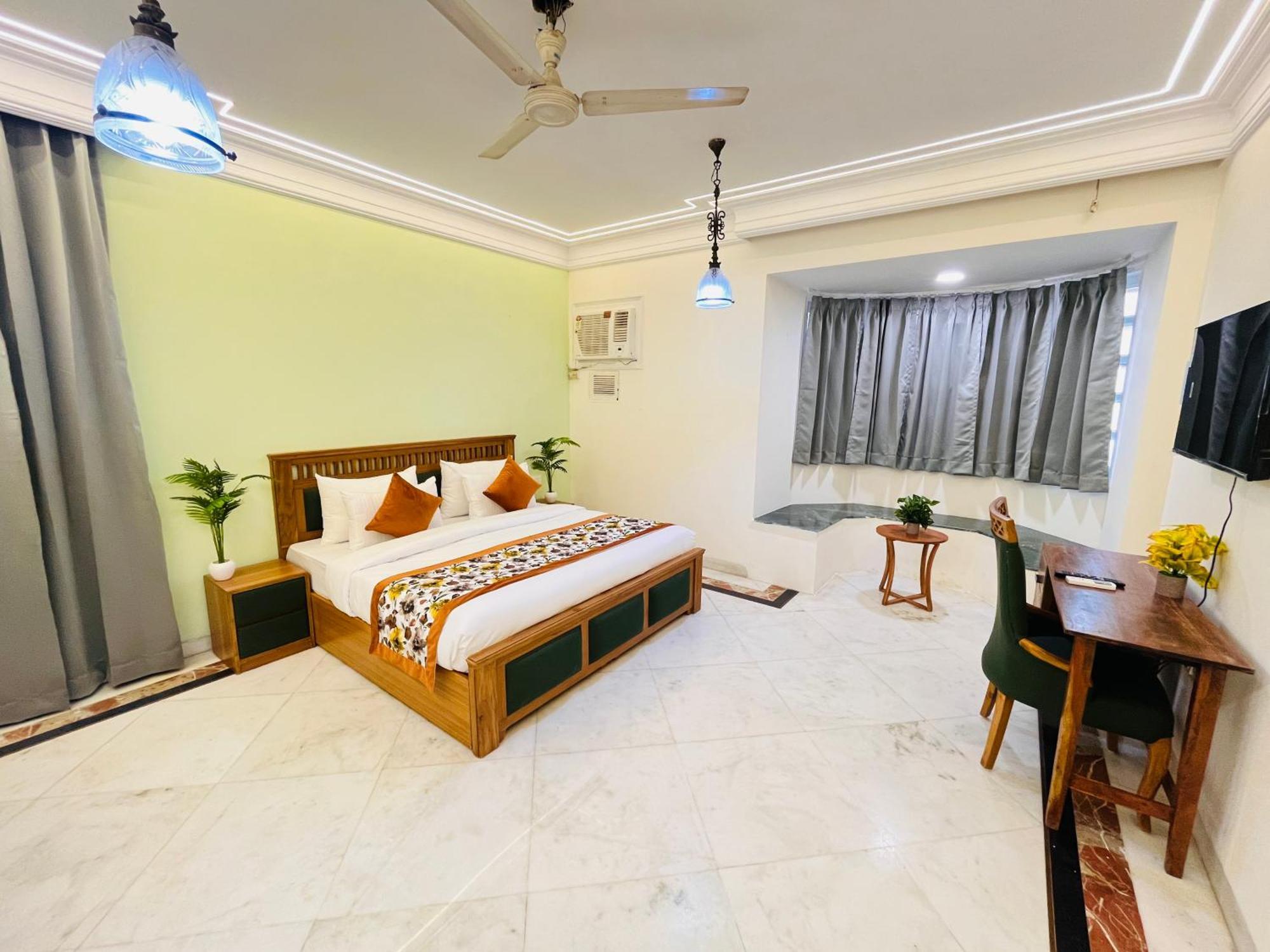 Hotel Gulmohar Residency, Hauz Khas New Delhi, Couple Friendly New Delhi