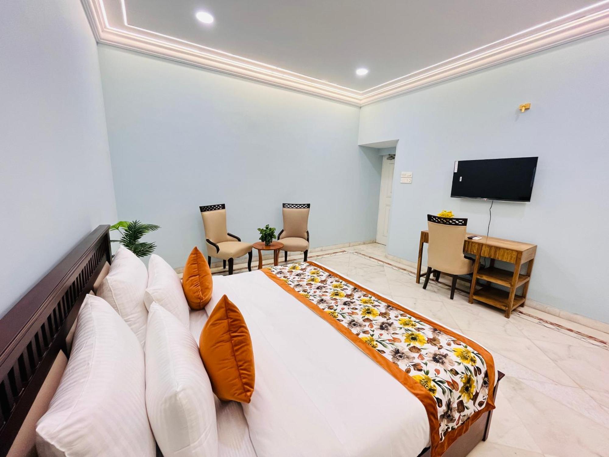 Gulmohar Residency, Hauz Khas New Delhi, Couple Friendly New Delhi