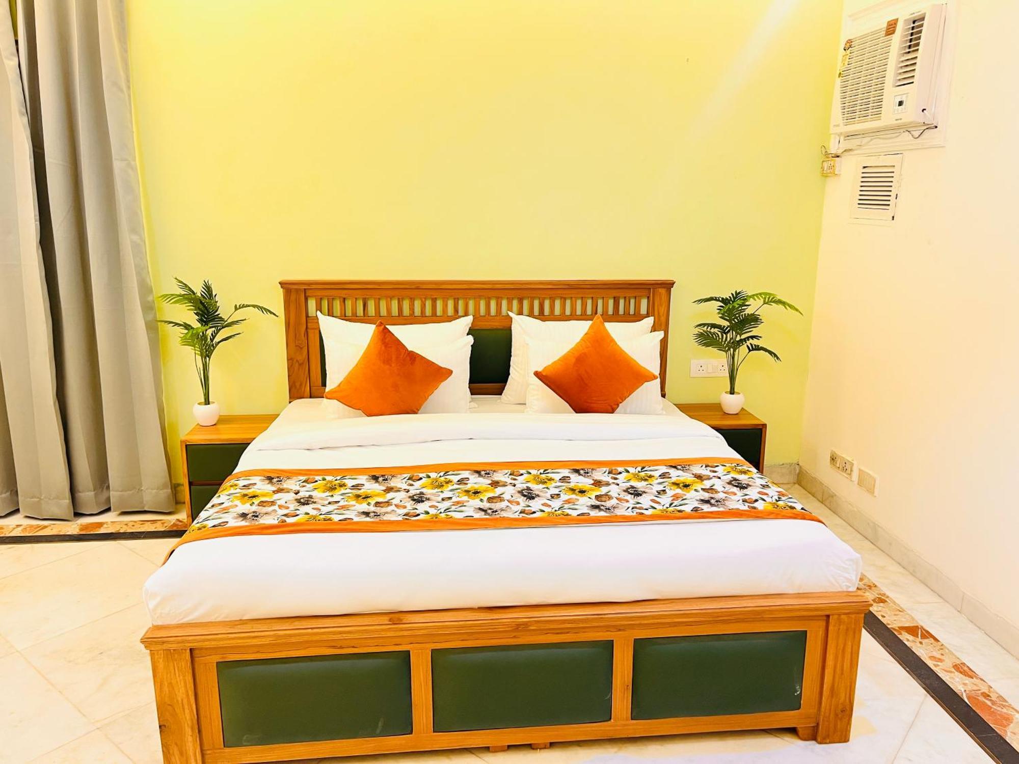 Hotel Gulmohar Residency, Hauz Khas New Delhi, Couple Friendly