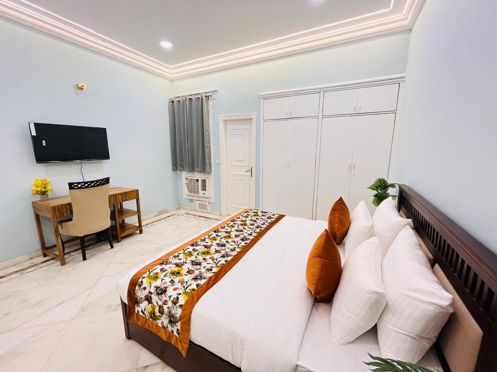 Gulmohar Residency, Hauz Khas New Delhi, Couple Friendly Hotel New Delhi