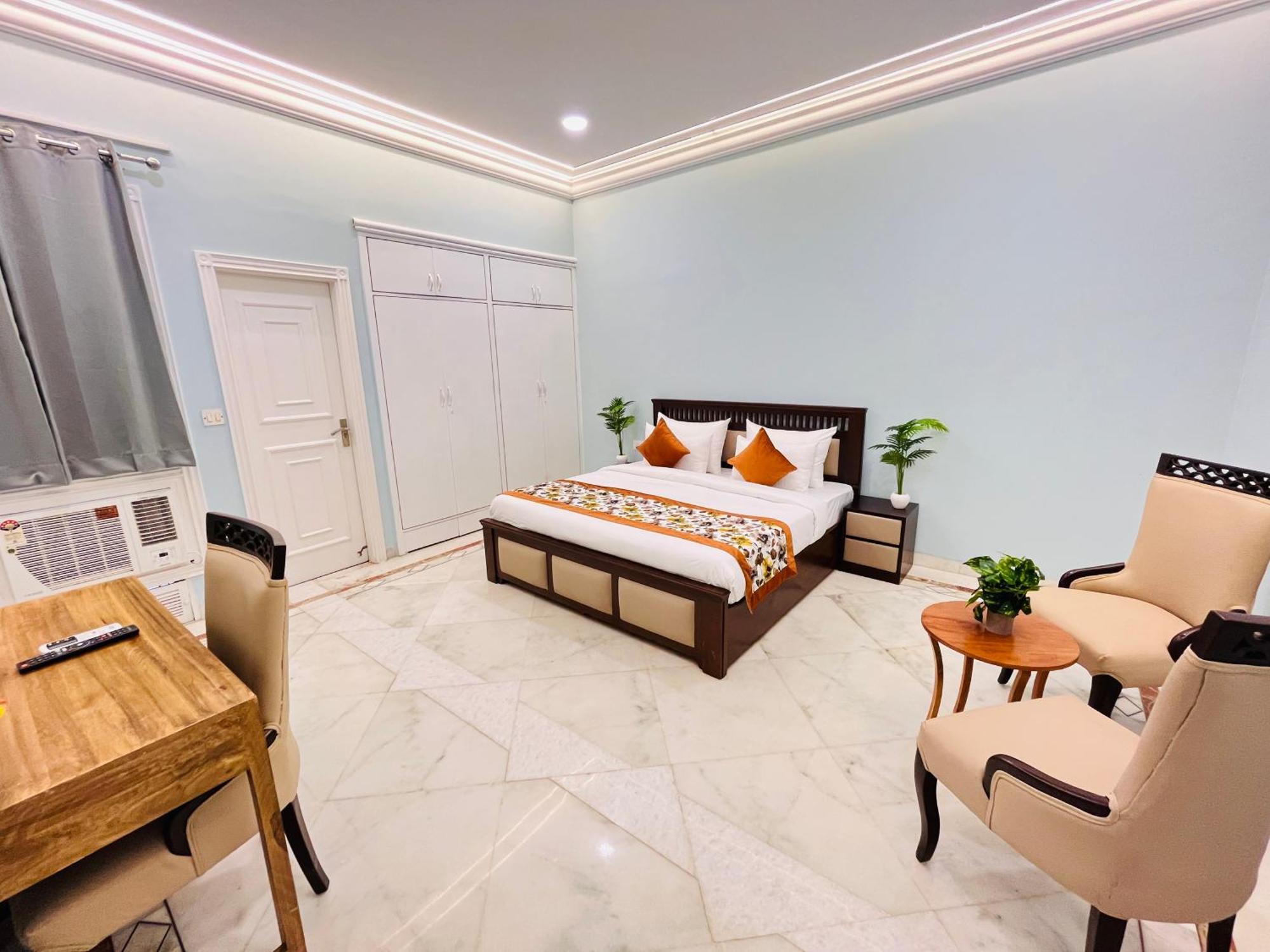 Hotel Gulmohar Residency, Hauz Khas New Delhi, Couple Friendly New Delhi