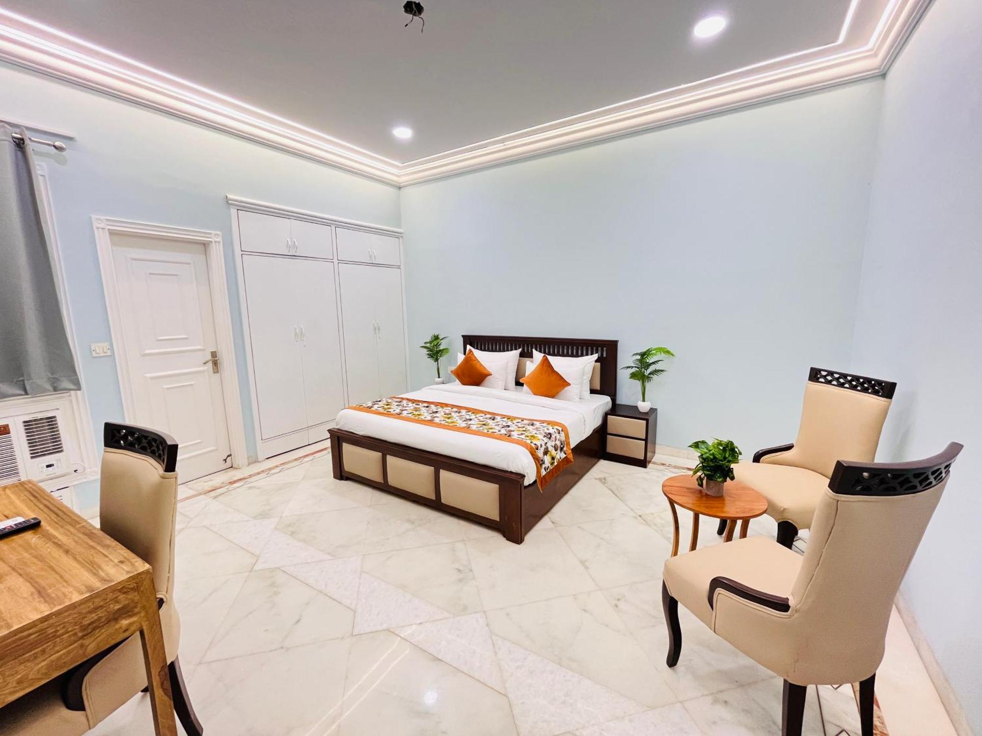 Hotel Gulmohar Residency, Hauz Khas New Delhi, Couple Friendly