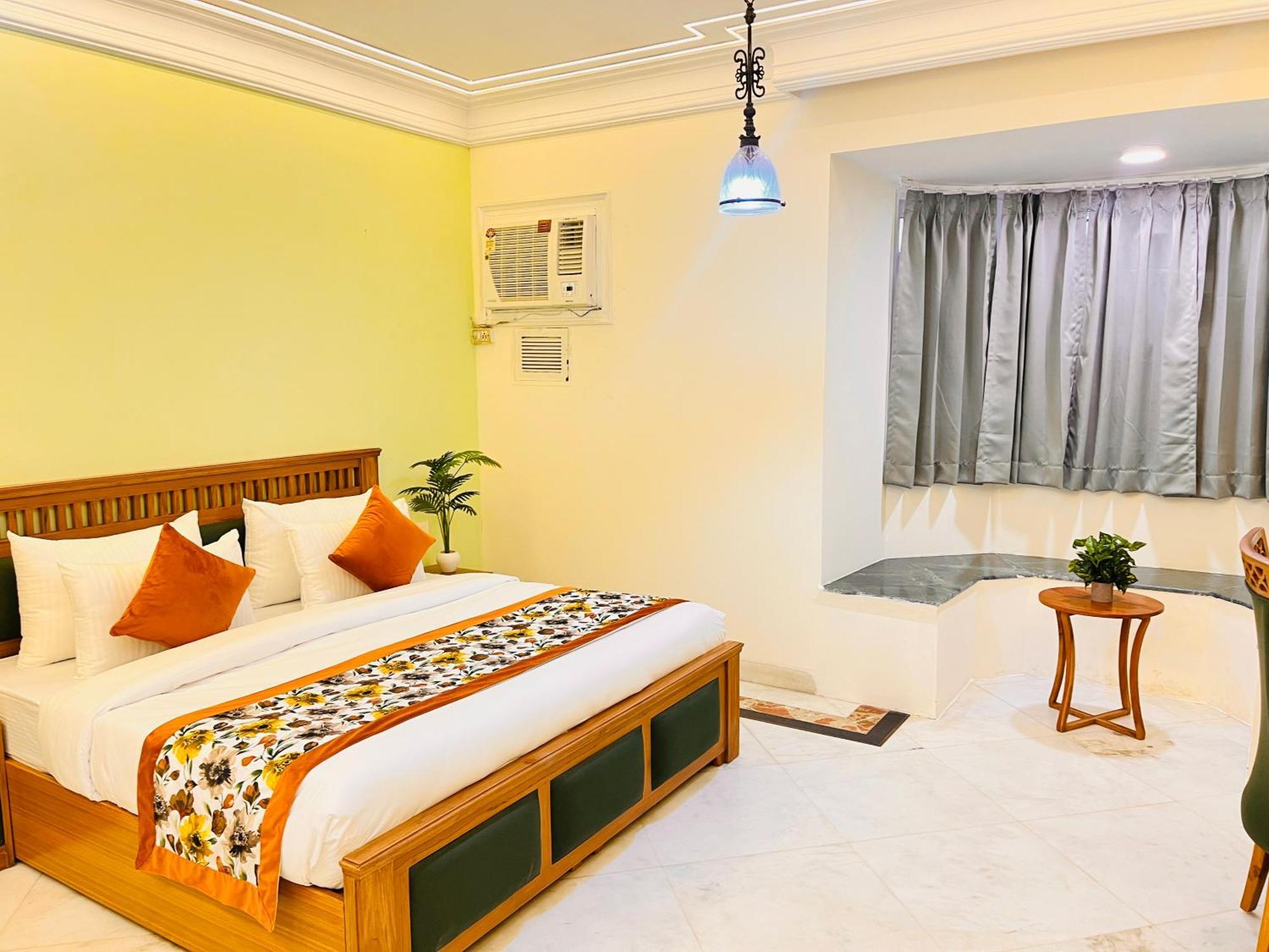 Gulmohar Residency, Hauz Khas New Delhi, Couple Friendly 3*