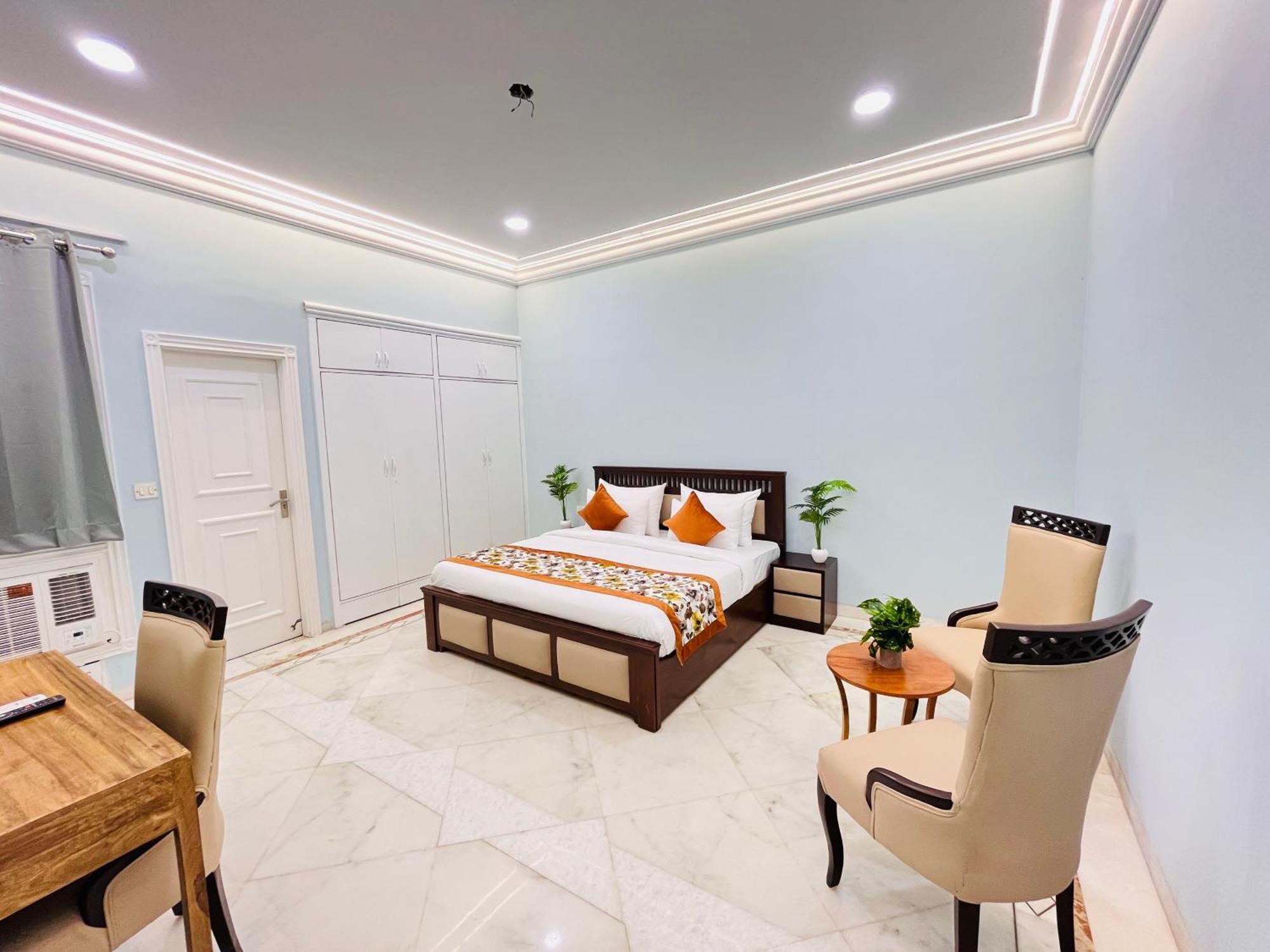 Gulmohar Residency, Hauz Khas New Delhi, Couple Friendly Hotel New Delhi