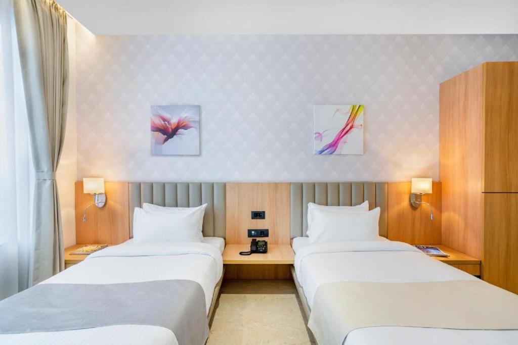 Plaza International Near Delhi Airport Hotel 4*