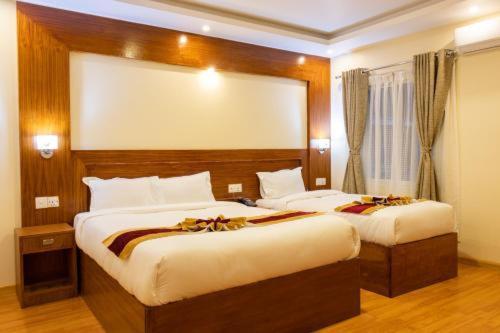 Plaza International Near Delhi Airport Hotel 4*