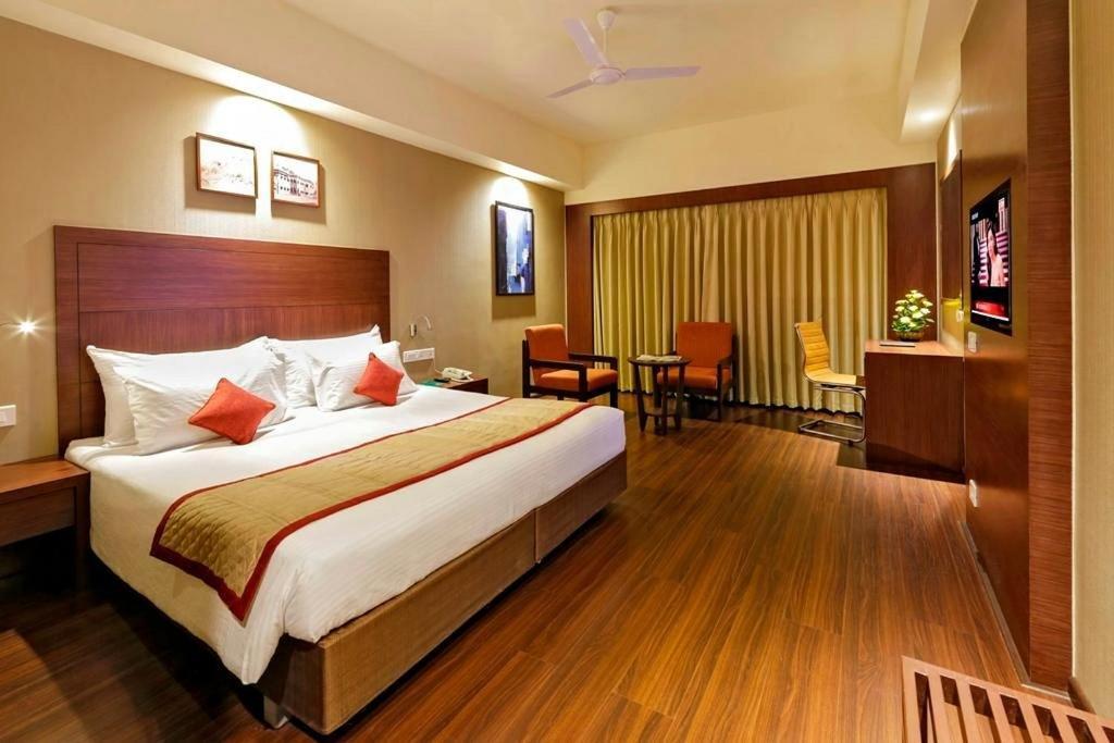 Hotel Plaza International Near Delhi Airport