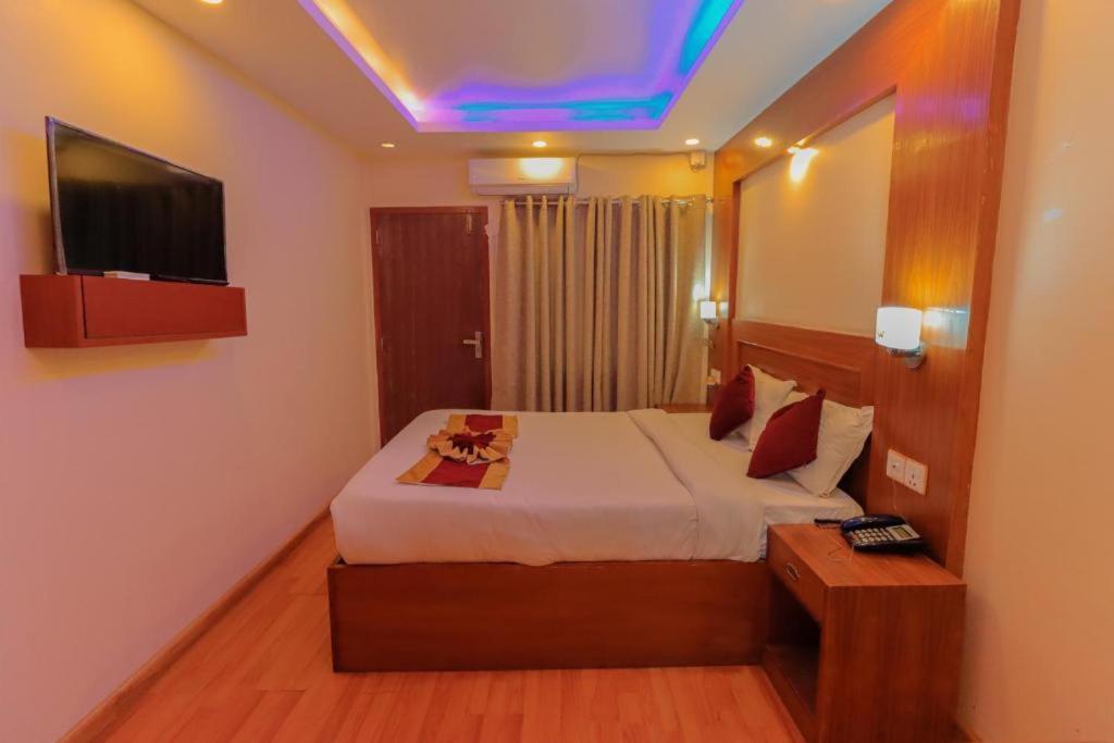 Hotel Plaza International Near Delhi Airport 4*