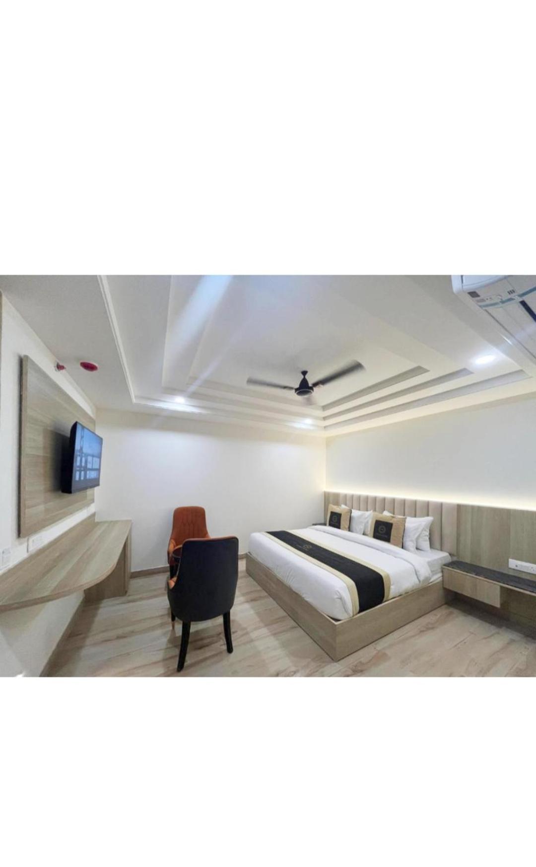 Soft Petal Residency Near Delhi International Airport 3*