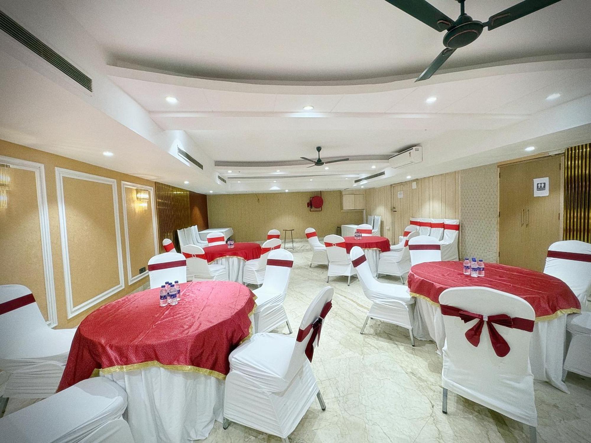 Hotel The Orion Express - East Of Kailash Nova Deli