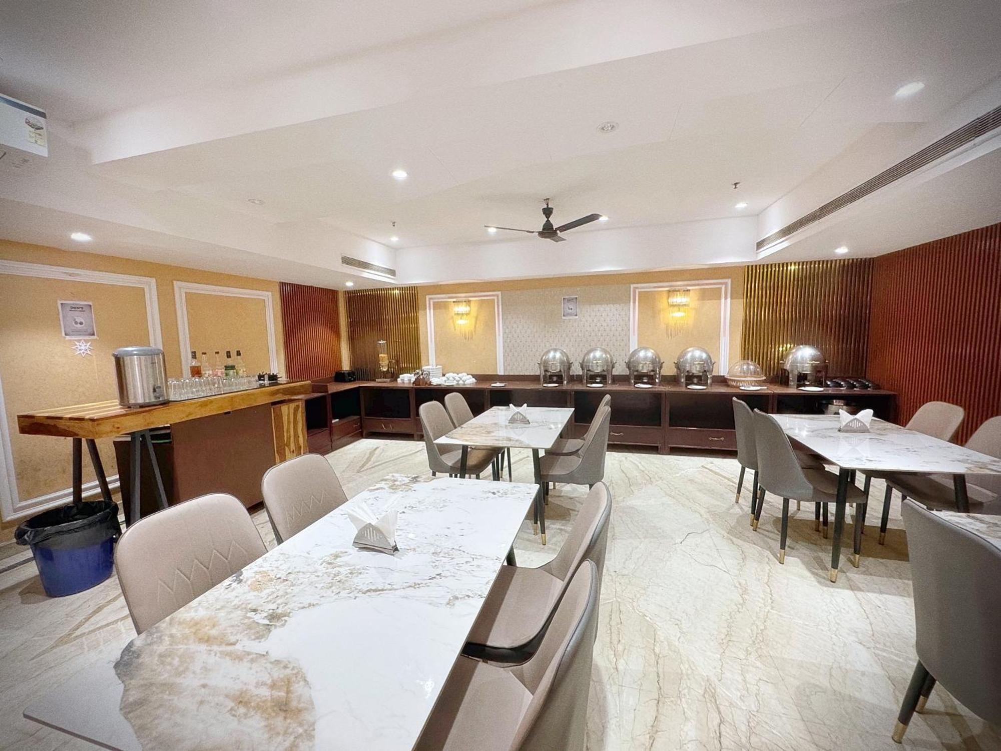 The Orion Express - East Of Kailash Hotel 3*