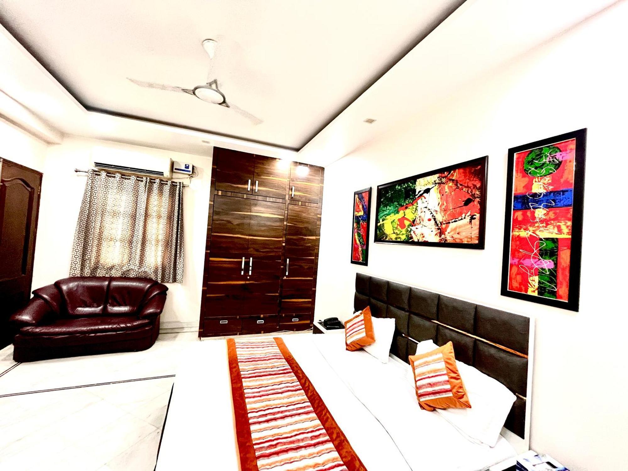 South - Park Near Hauz Khas South Delhi 3*