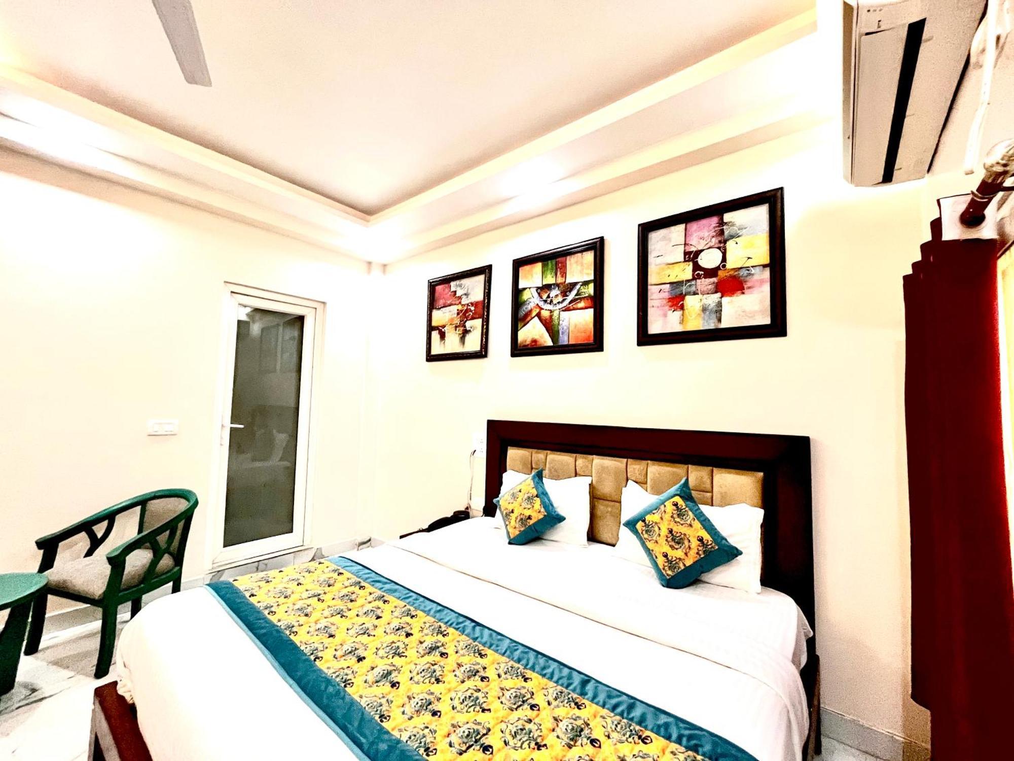 South - Park Near Hauz Khas South Delhi New Delhi