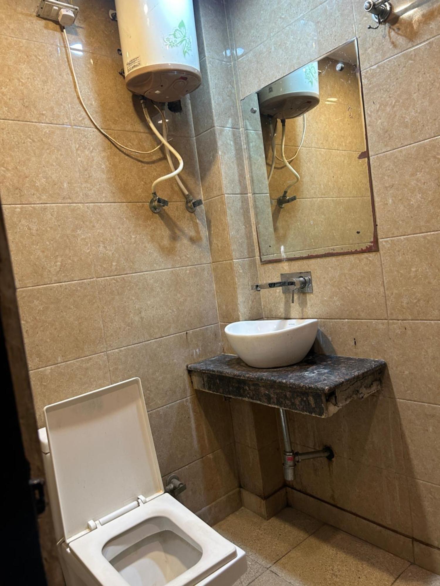 Hotel Shree Guru At New Delhi Railway Station * New Delhi
