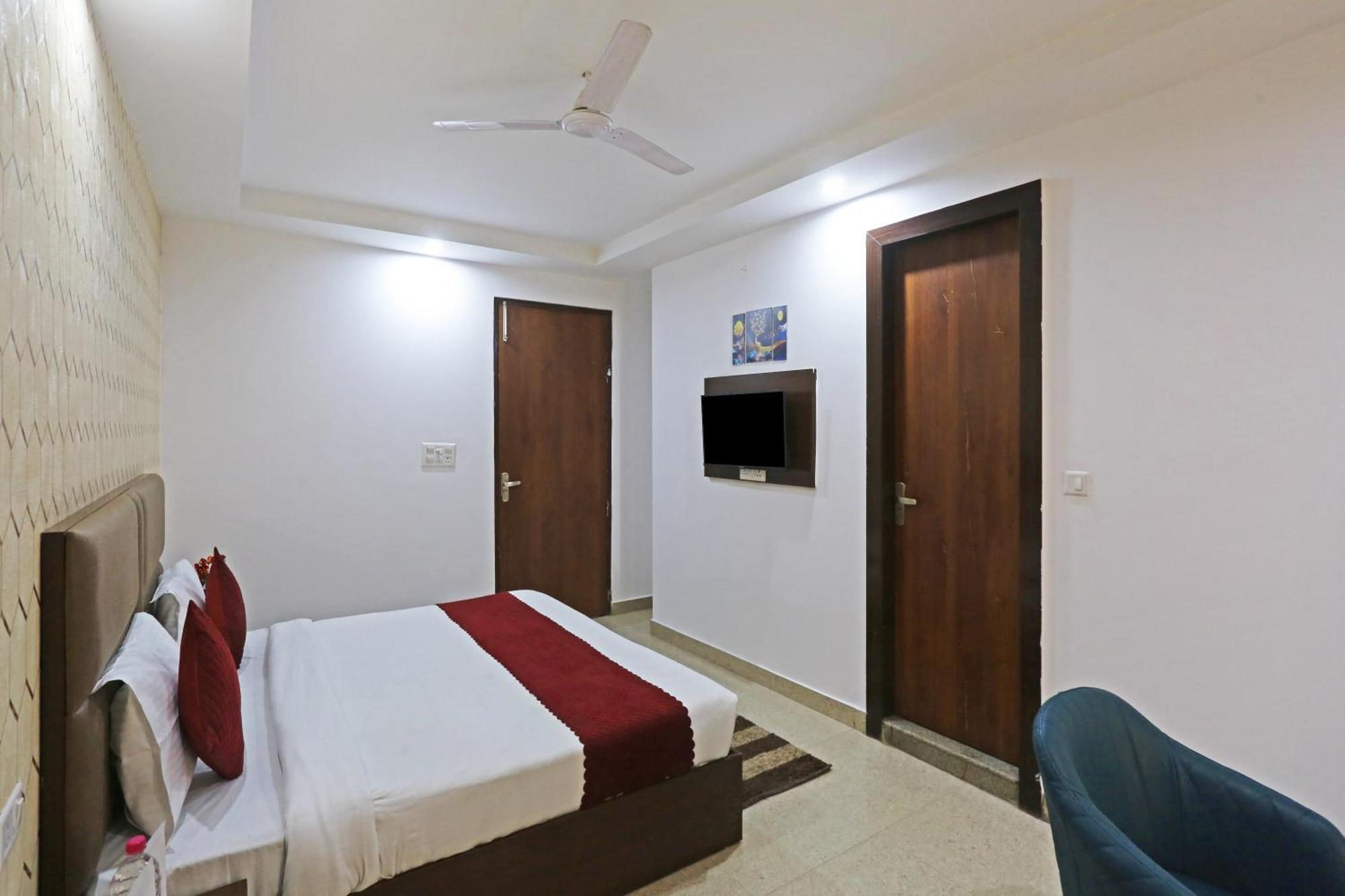 Ambs Plaza A Family Near Igi Airport Delhi *