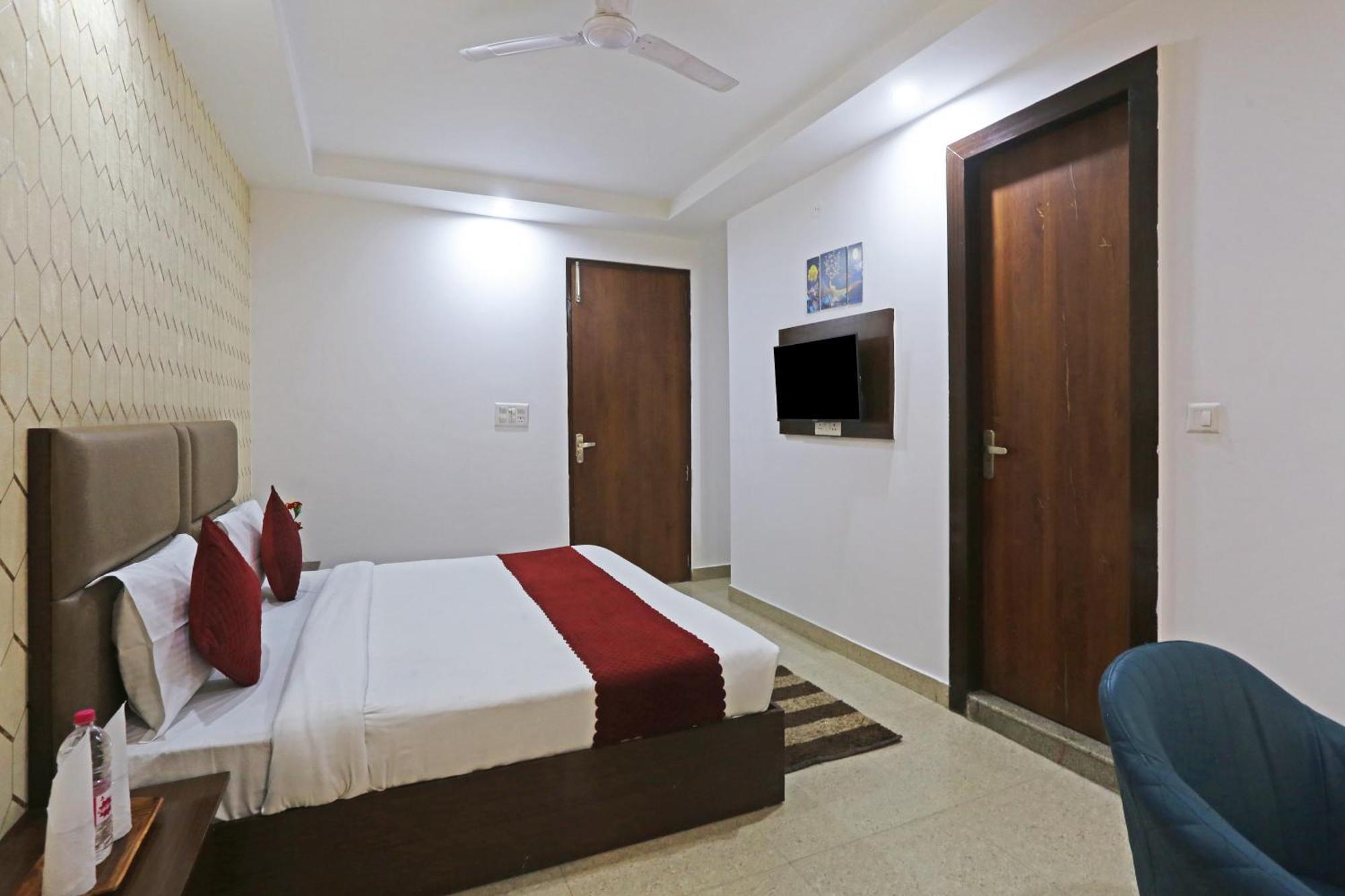 Ambs Plaza A Family Near Igi Airport Delhi Guest house