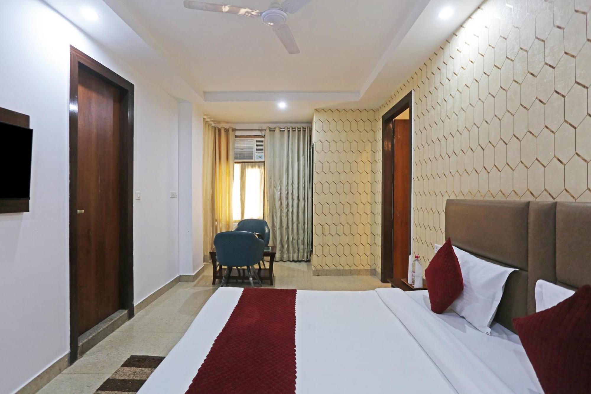 Guest house Ambs Plaza A Family Near Igi Airport Delhi