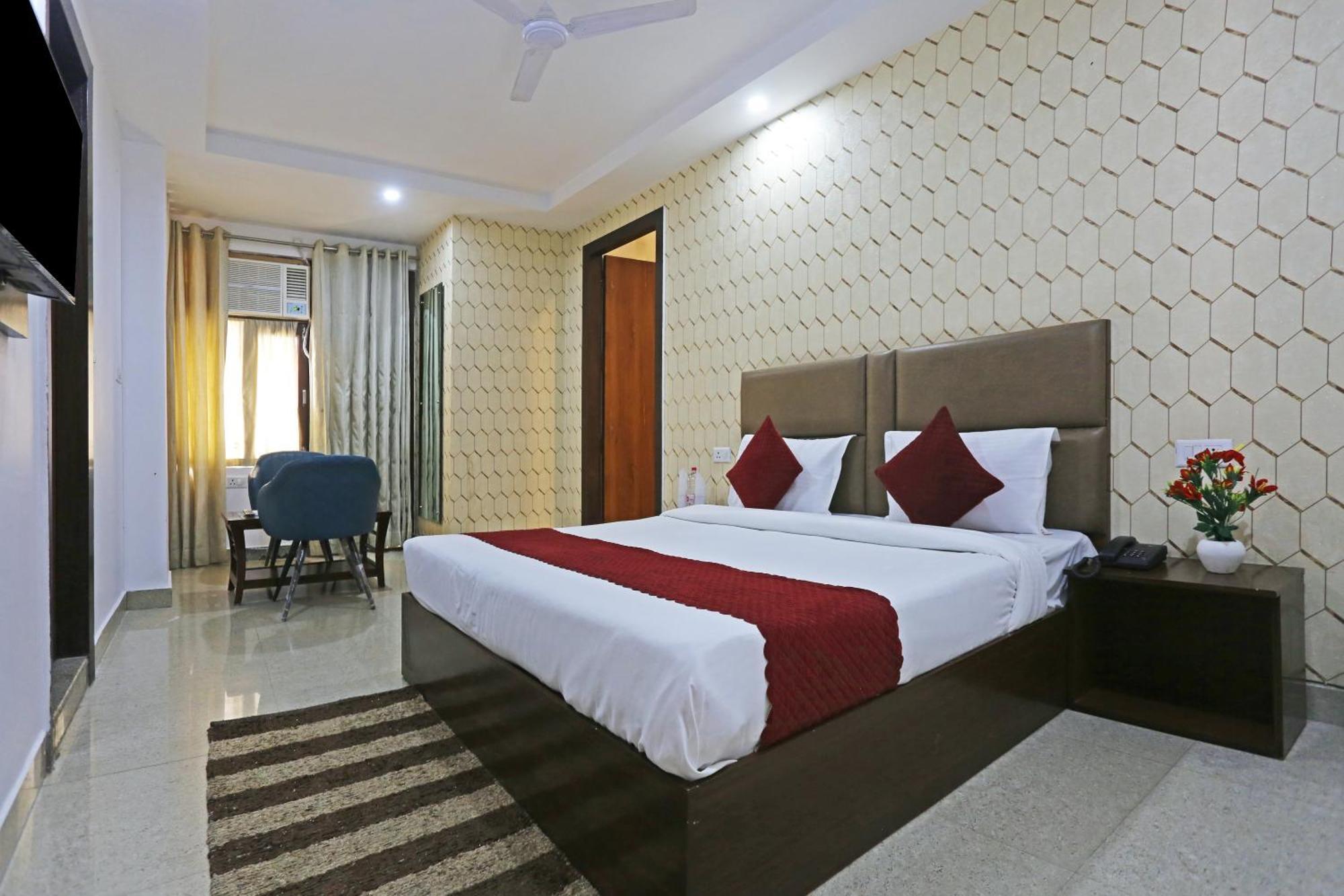 Guest house Ambs Plaza A Family Near Igi Airport Delhi New Delhi