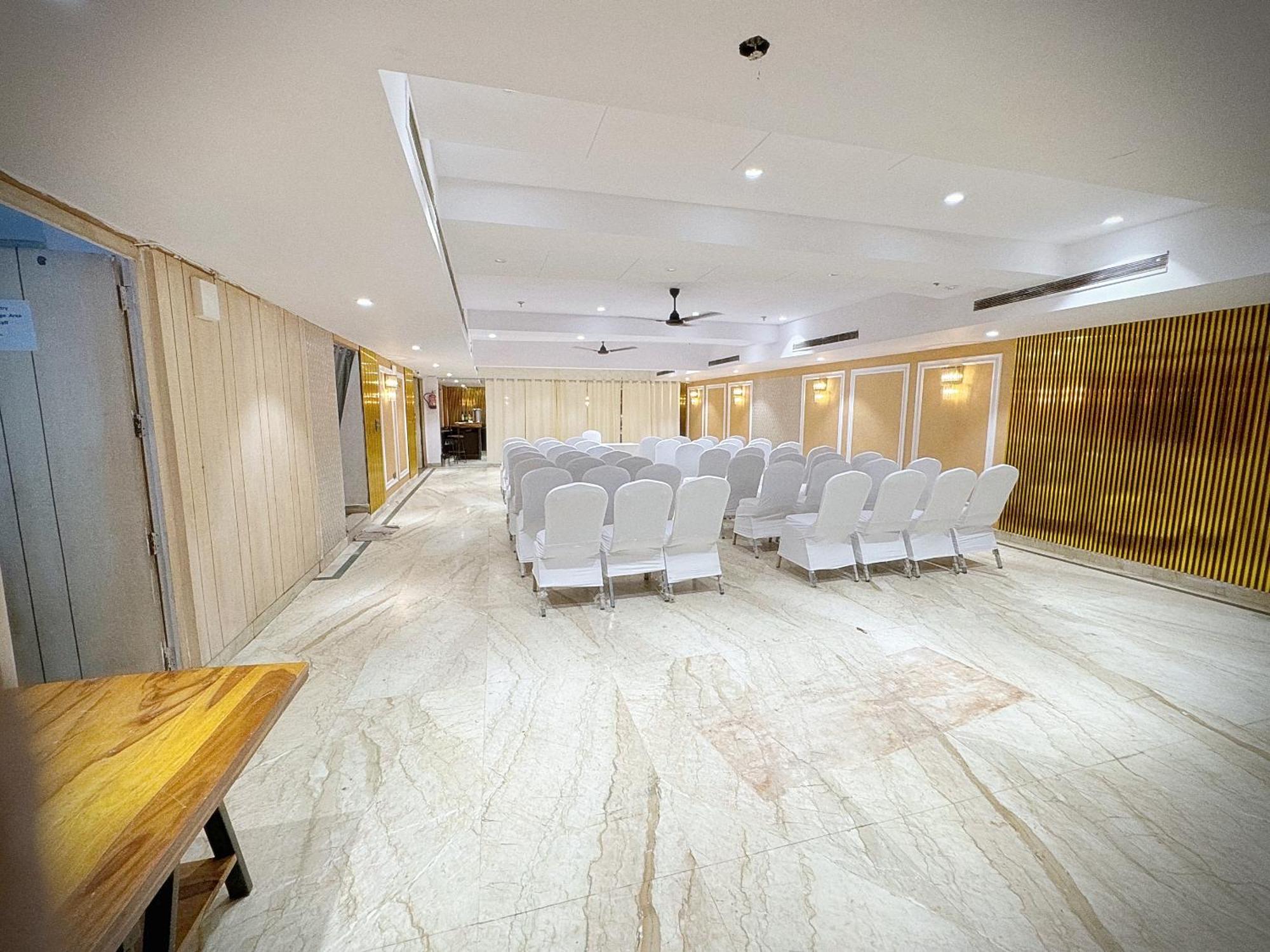 The Orion Express - East Of Kailash Hotel 3*