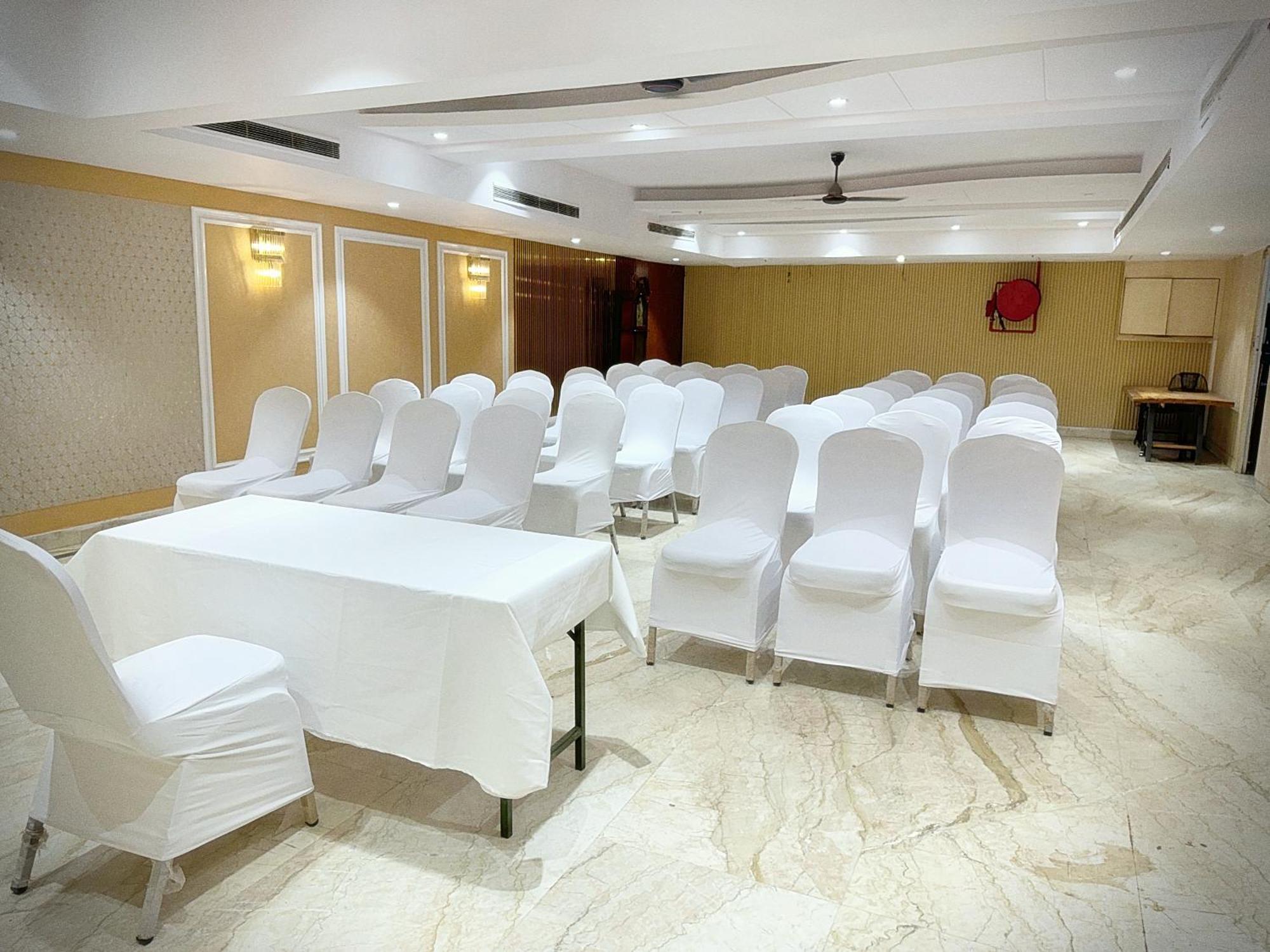 The Orion Express - East Of Kailash Hotel 3*
