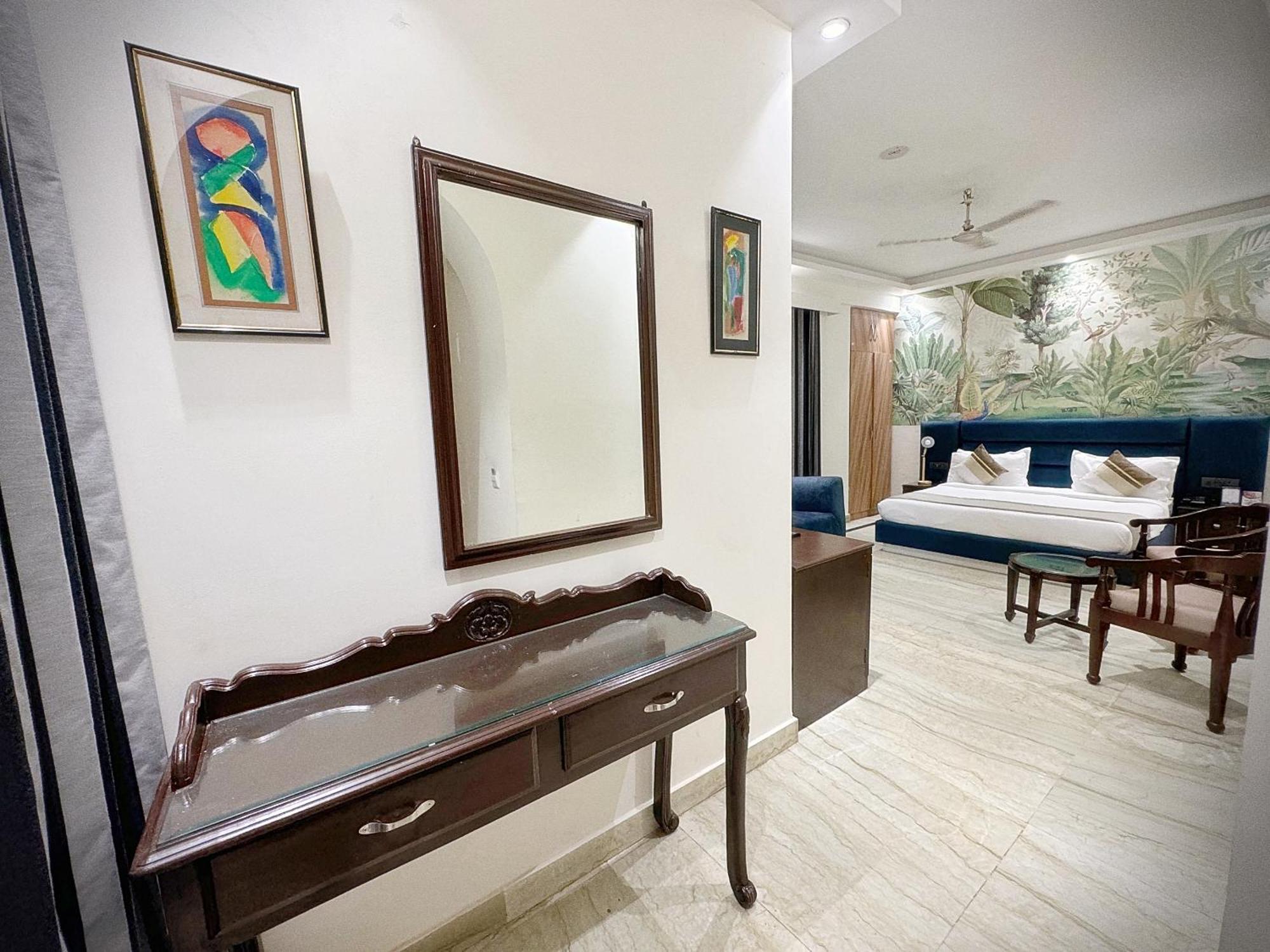 The Orion Express - East Of Kailash Hotel