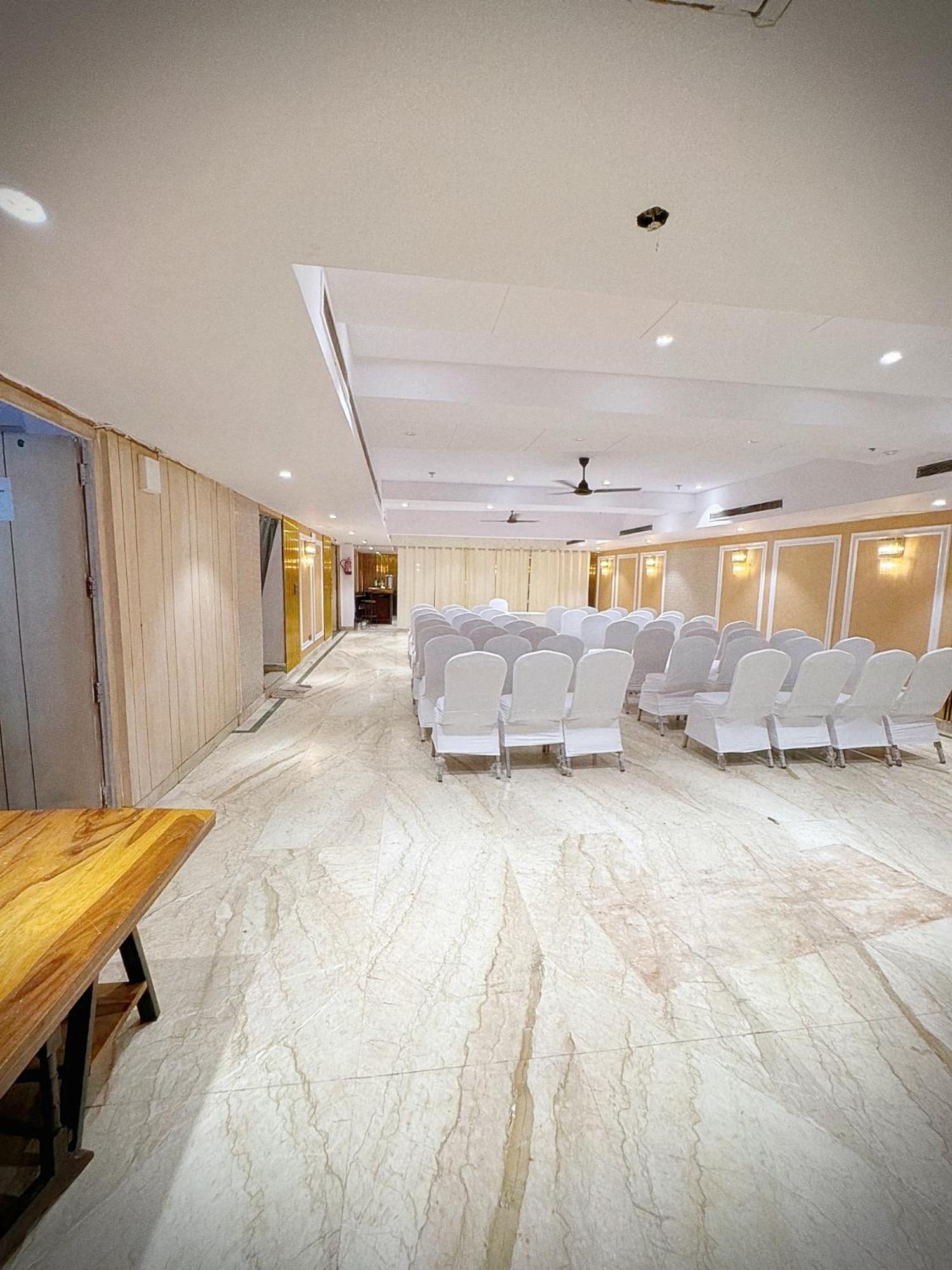 The Orion Express - East Of Kailash Hotel 3*