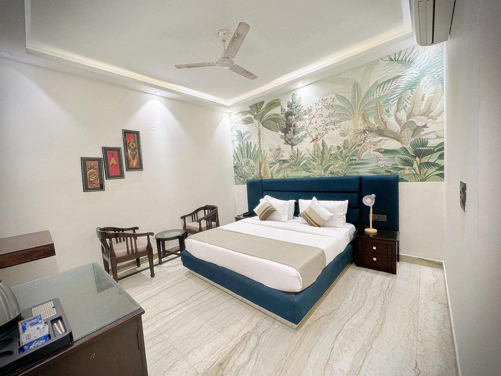 Hotel The Orion Express - East Of Kailash Nova Deli